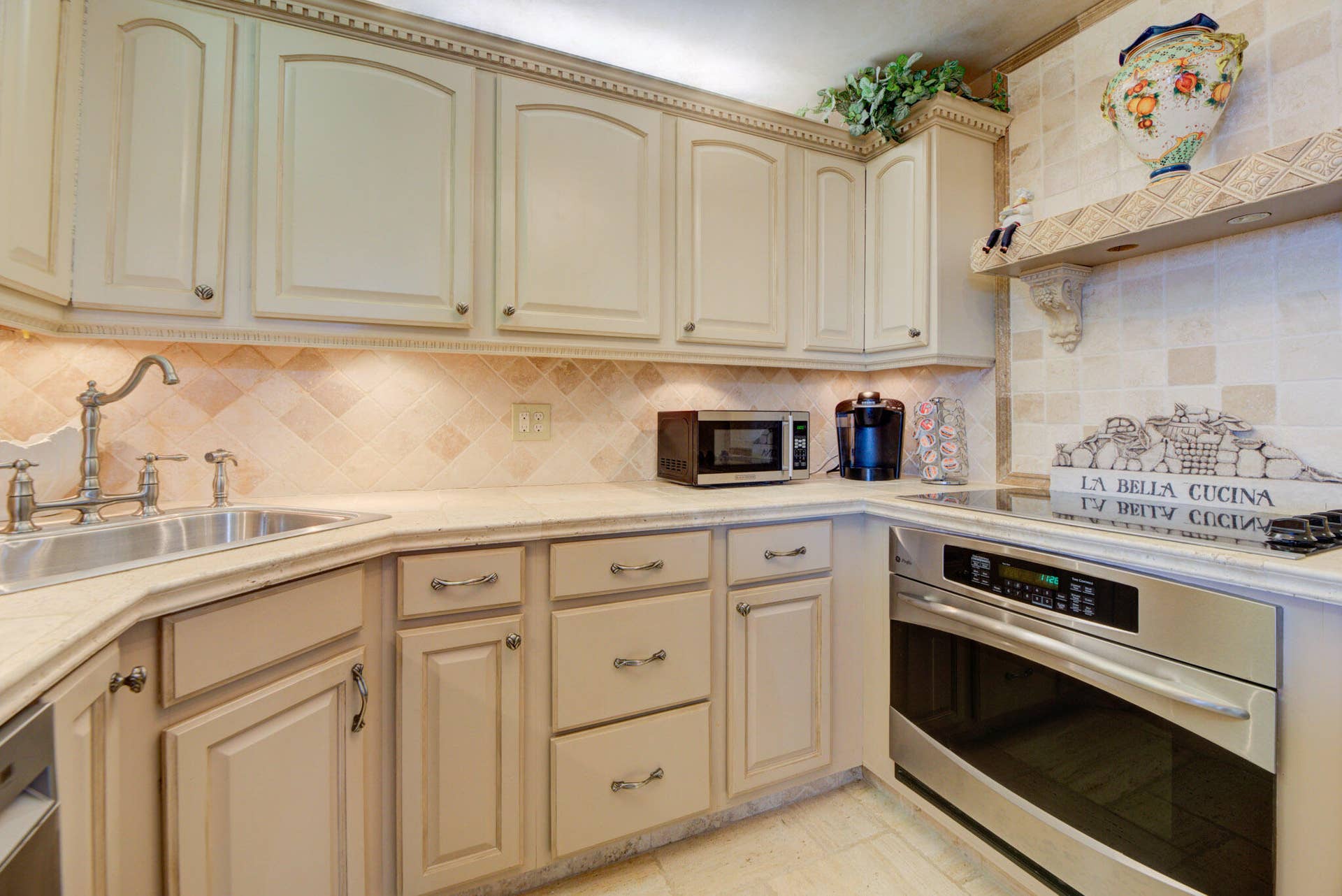 JH 1404 kitchen 4