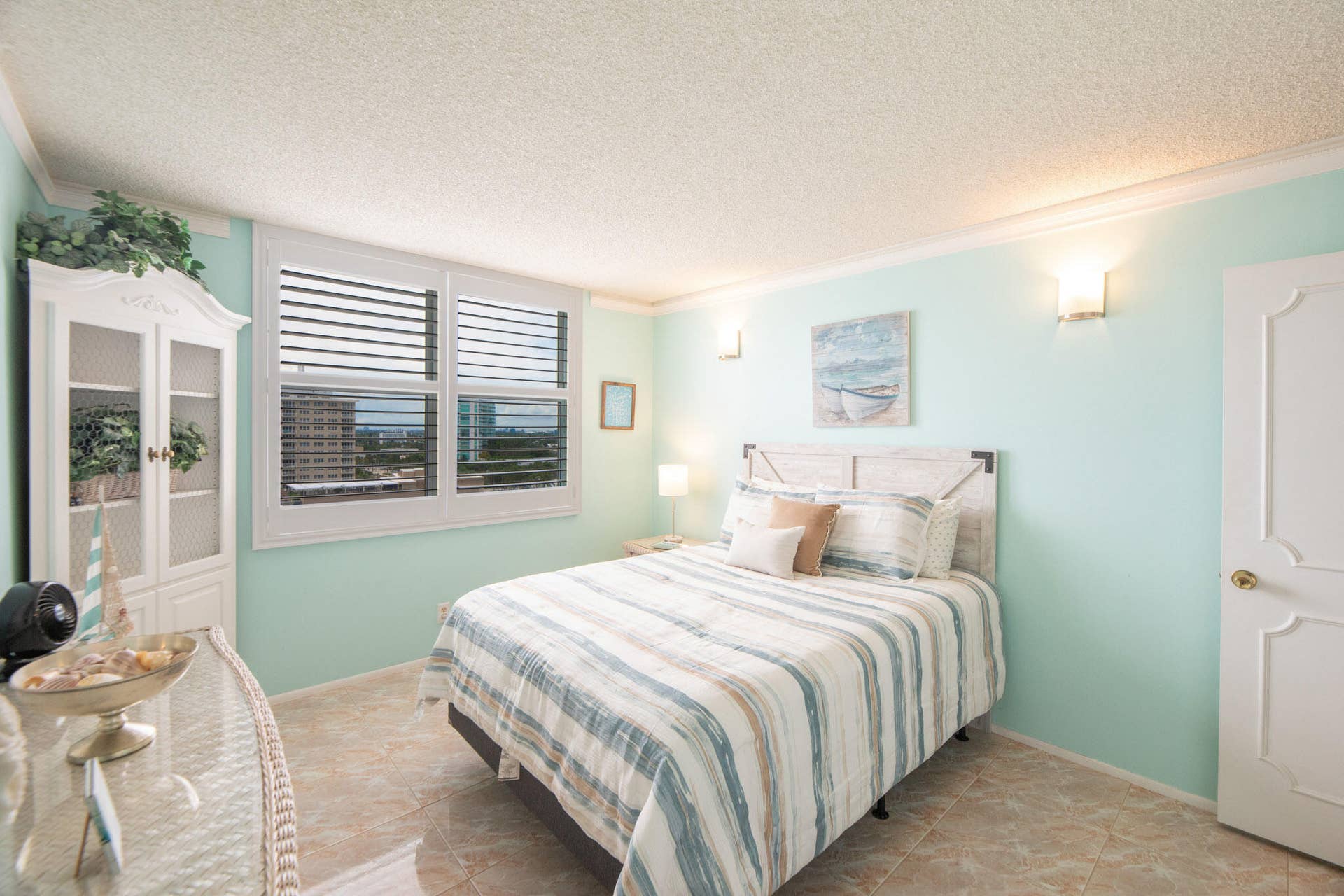 JH 1404 guest bedroom 2