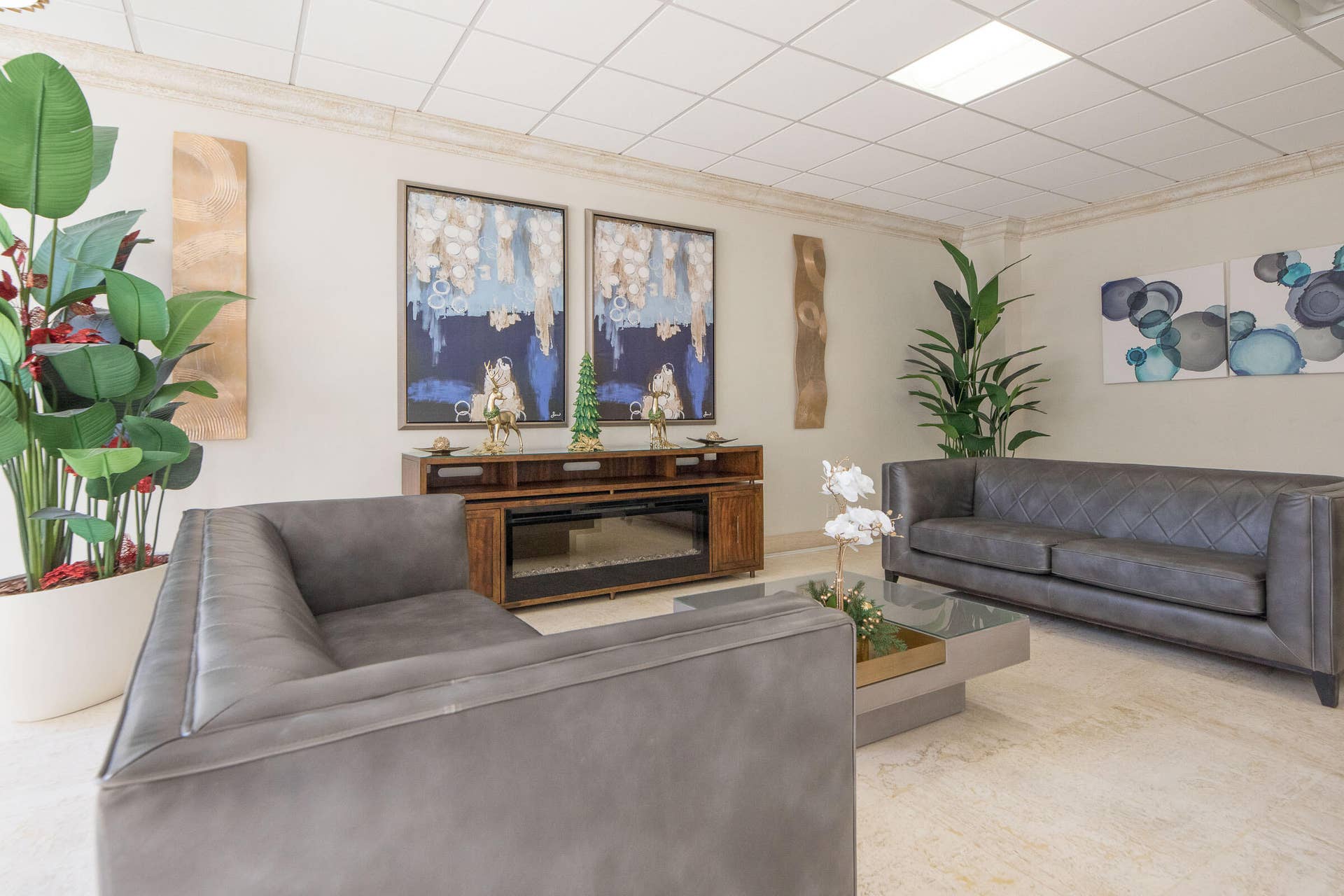 Jamaica House lobby 2