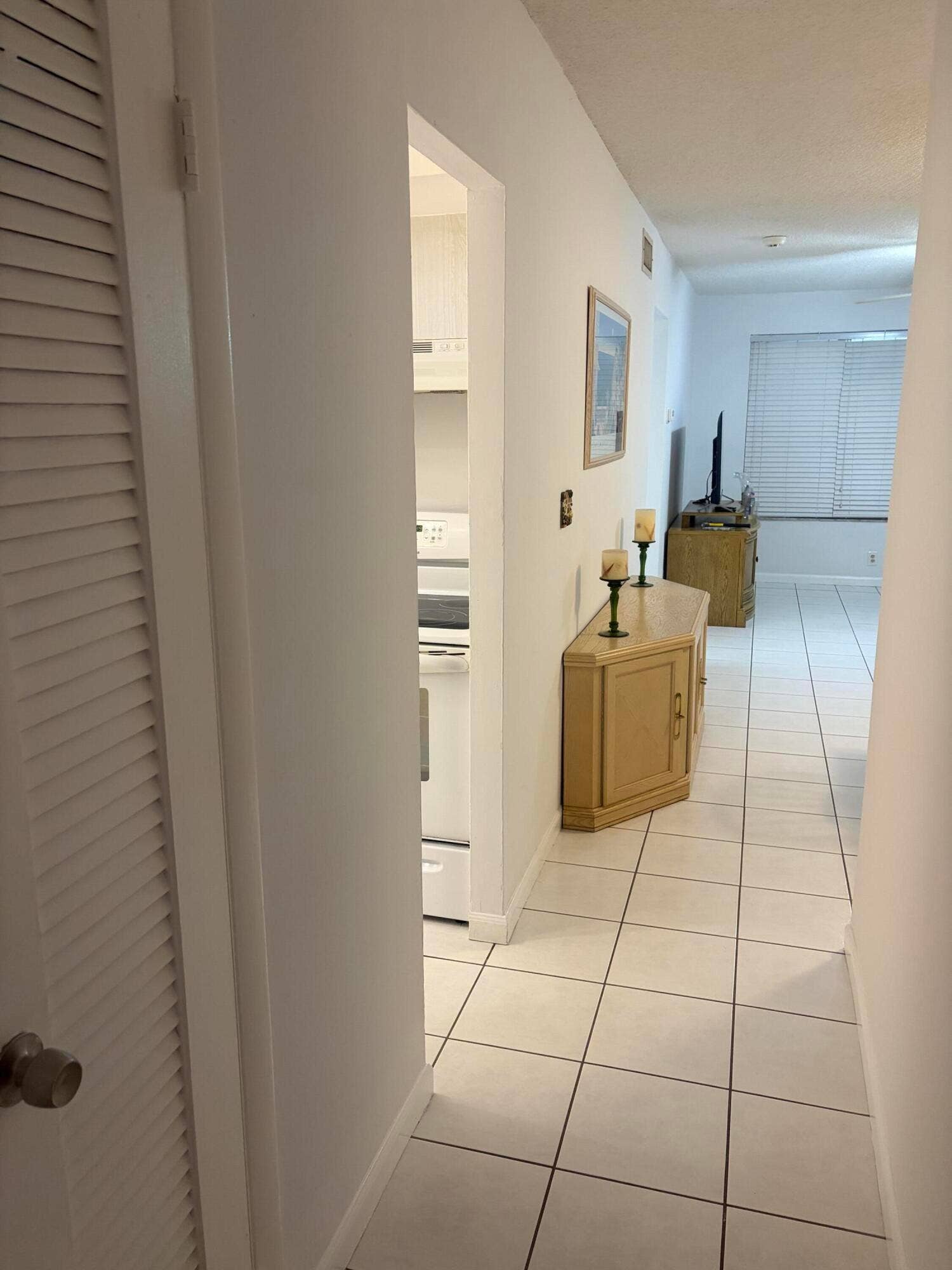 2400 NE 33rd Avenue, #202, Fort Lauderdale, FL 33305 IMG_8880