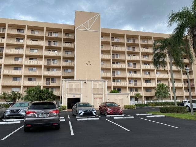 Property photo for 7076 Huntington Lane, #805, Delray Beach, FL