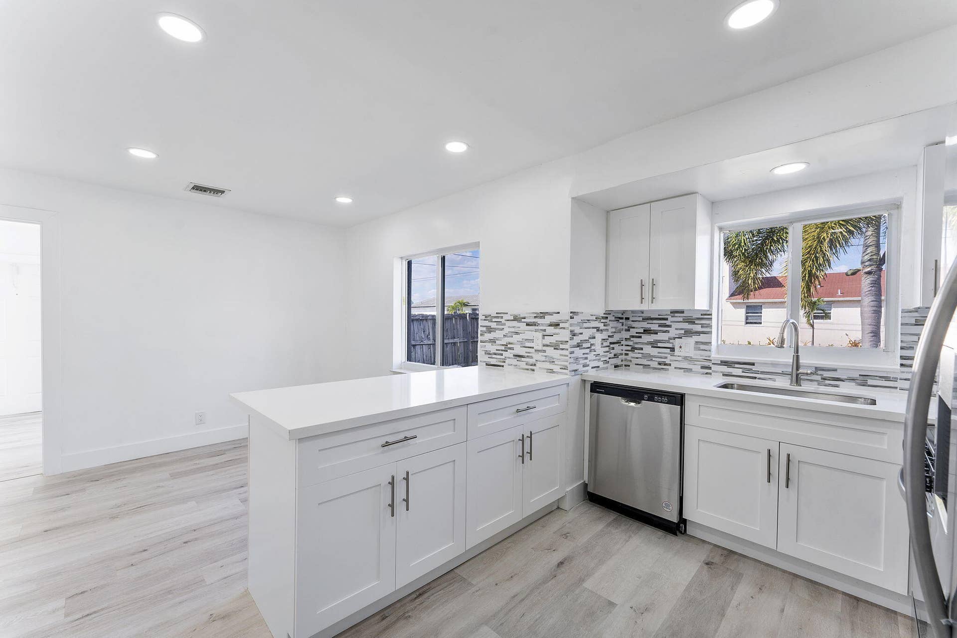 240 NW 5th Street, Deerfield Beach, FL 33441 KITCHEN