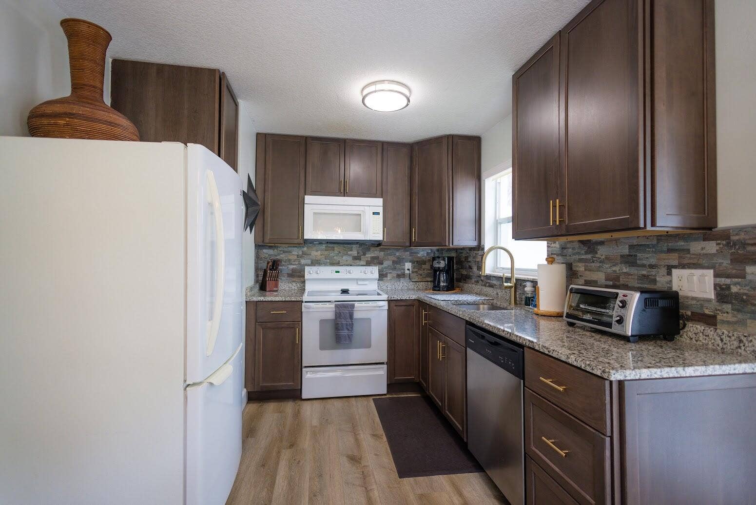 2120-2130 NE Flamingo Terrace, Jensen Beach, FL 34957 image 4 Shelby Overton