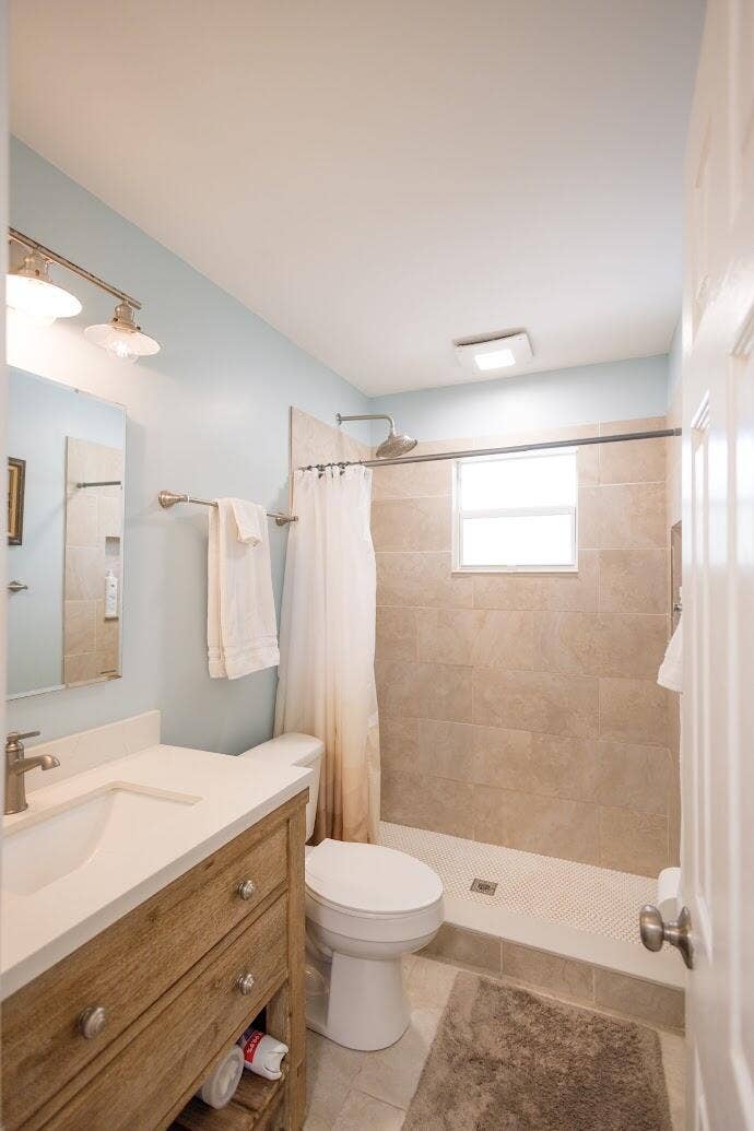 2120-2130 NE Flamingo Terrace, Jensen Beach, FL 34957 image 9 Shelby Overton