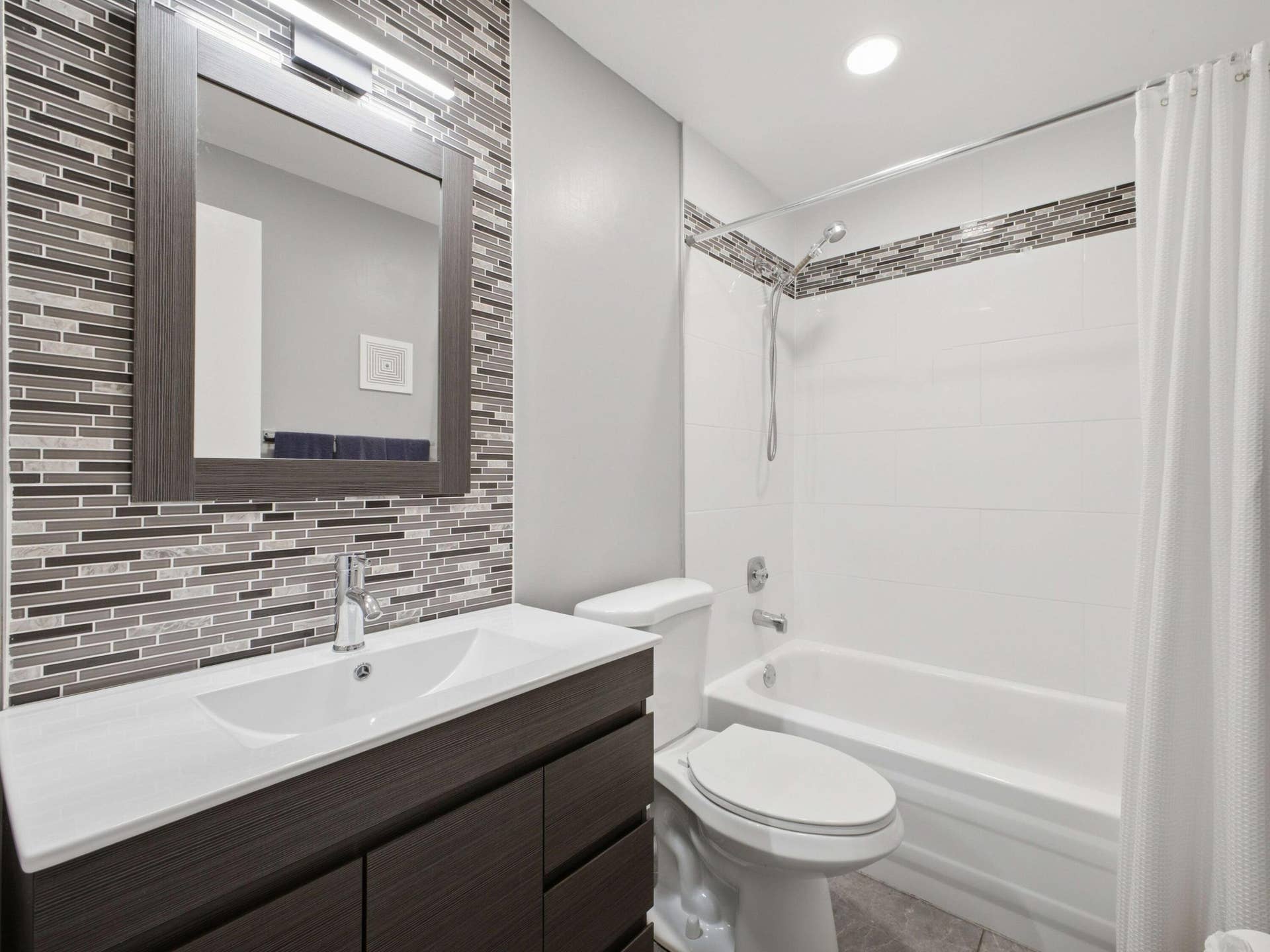 461 CAPRI J, #461, Delray Beach, FL 33484 Bathroom 2