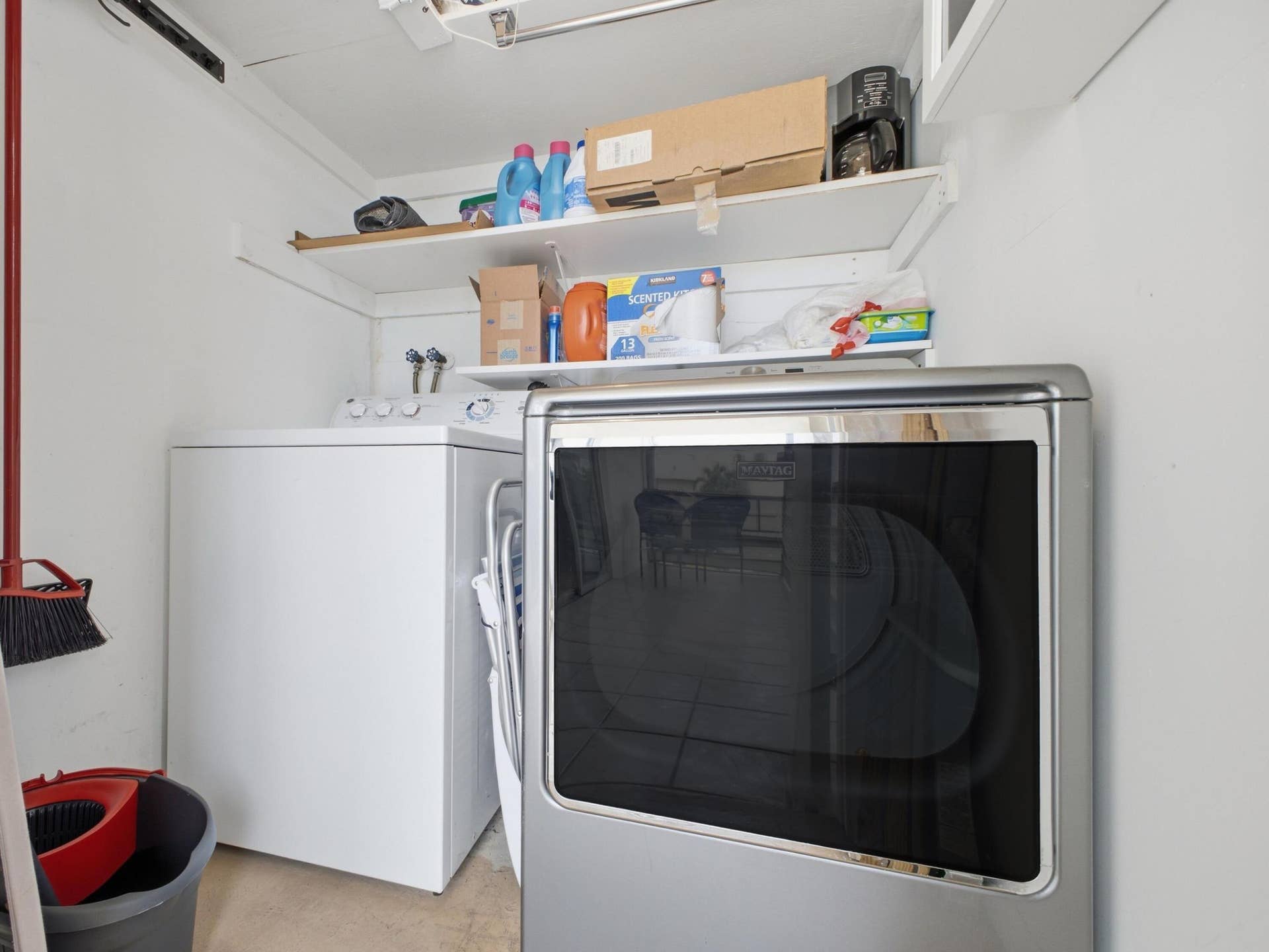 461 CAPRI J, #461, Delray Beach, FL 33484 Laundry