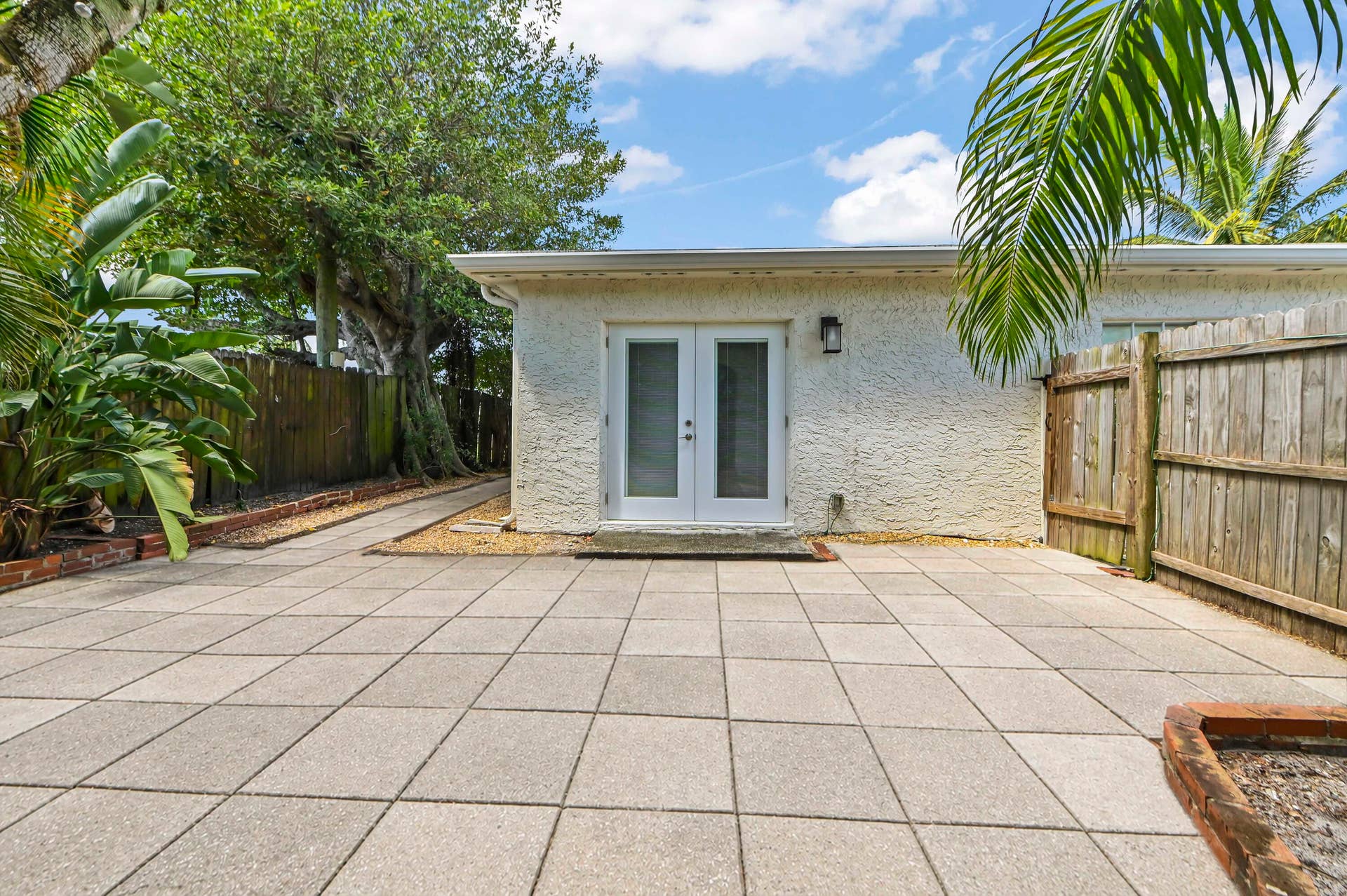 284 Lytton Court, West Palm Beach, FL 33405 24 Backyard 02