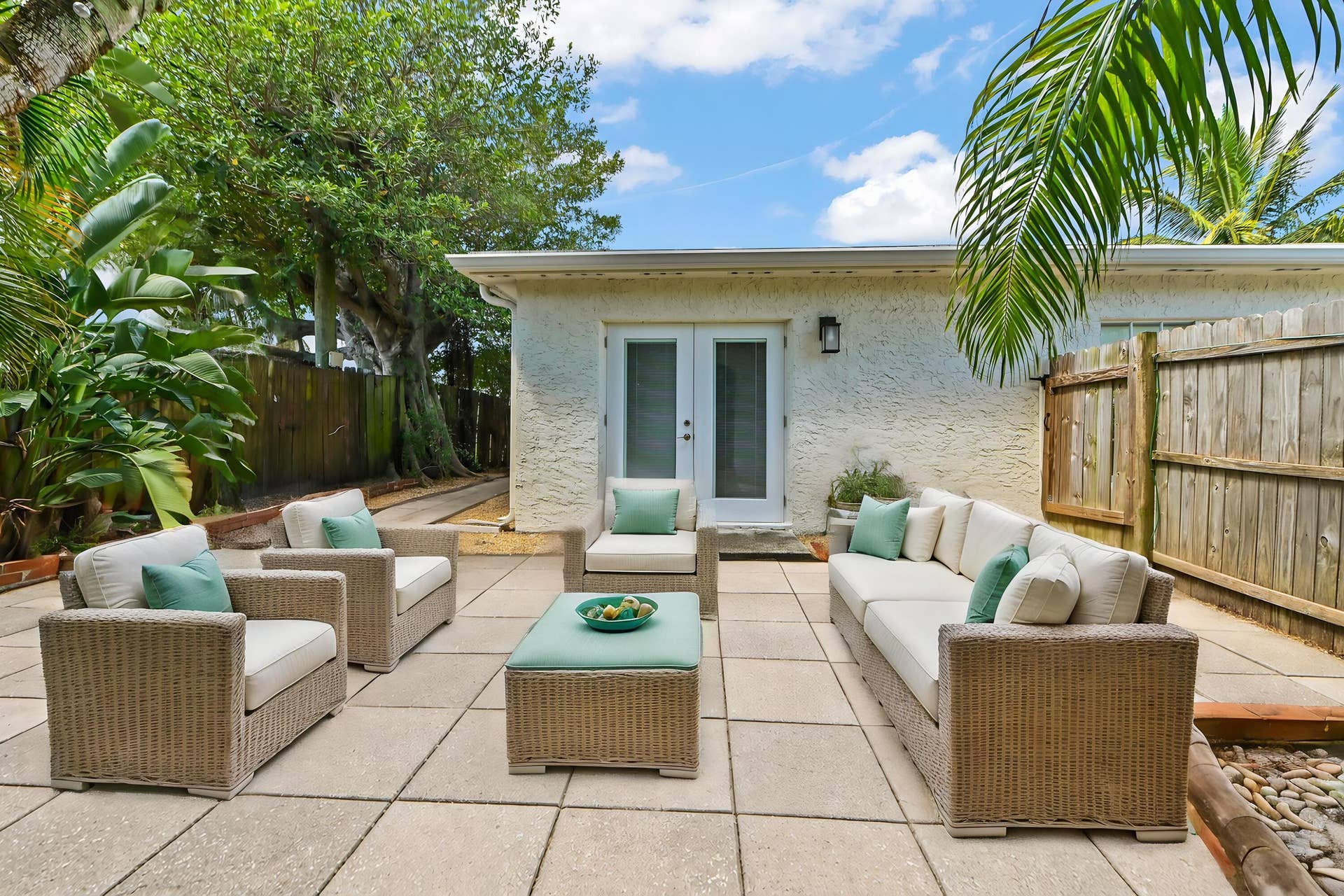 284 Lytton Court, West Palm Beach, FL 33405 24-Backyard-02_VS