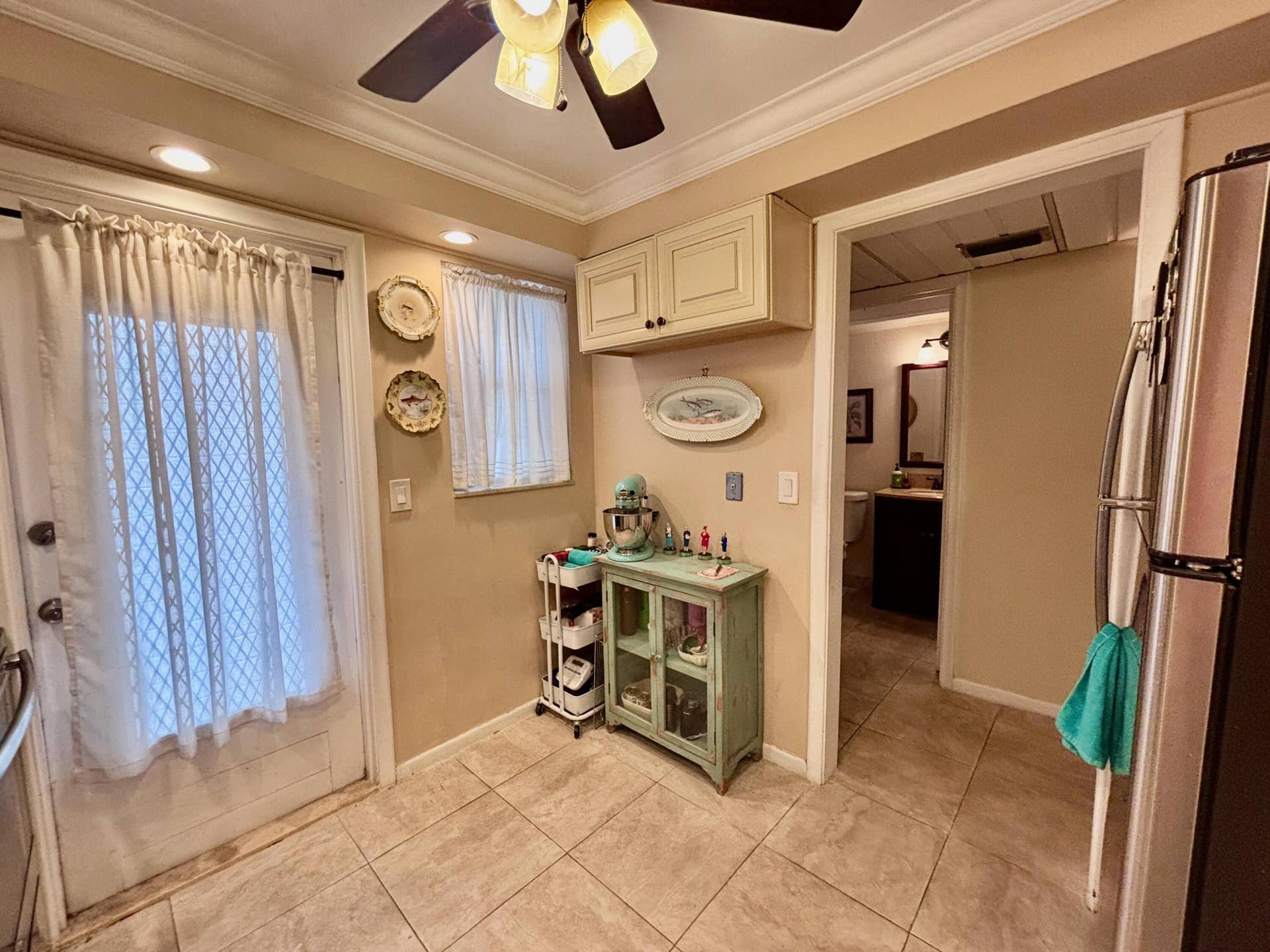 400 NE 20TH Street, #B208, Boca Raton, FL 33431 kitchen