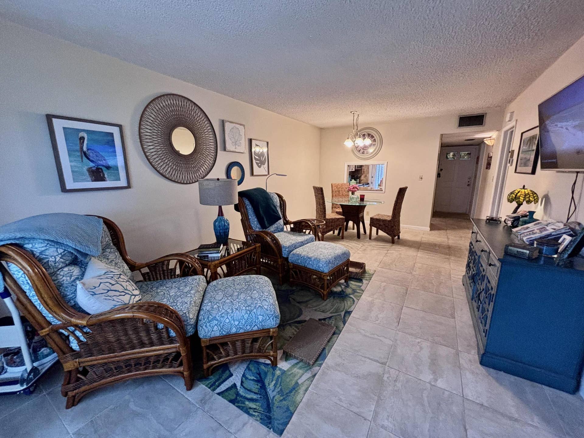 400 NE 20TH Street, #B208, Boca Raton, FL 33431 living room