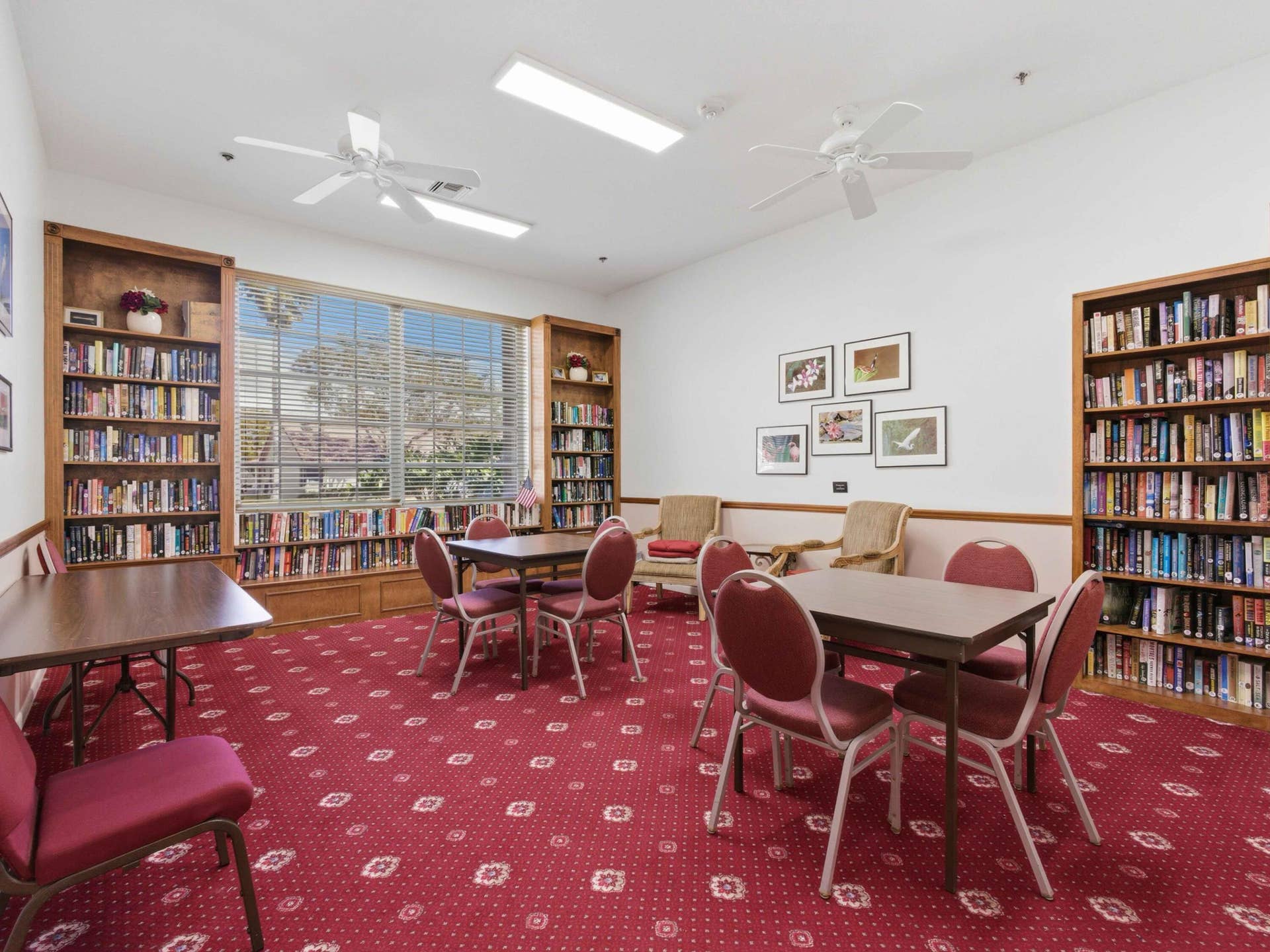 47_Clubhouse_Library