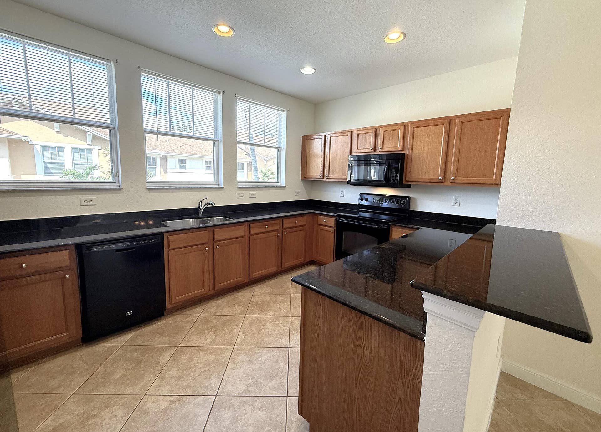 960 Millbrae Court, #4, West Palm Beach, FL 33401 kitchen