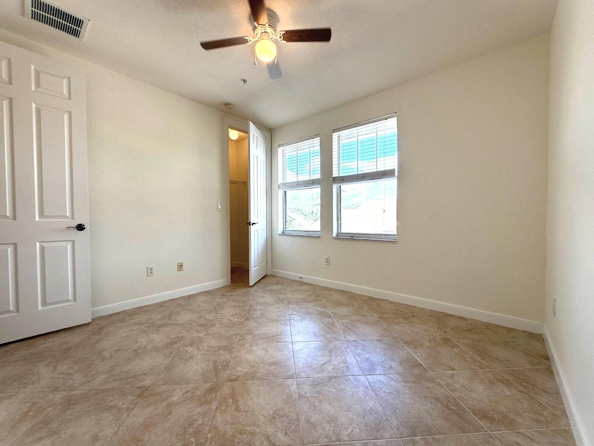 960 Millbrae Court, #4, West Palm Beach, FL 33401 guest bedroom