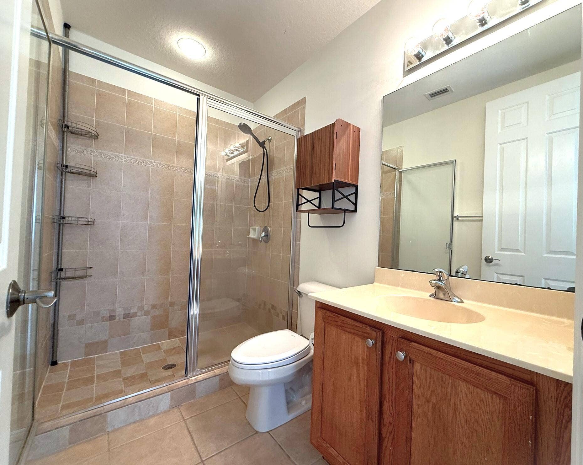 960 Millbrae Court, #4, West Palm Beach, FL 33401 master bathroom