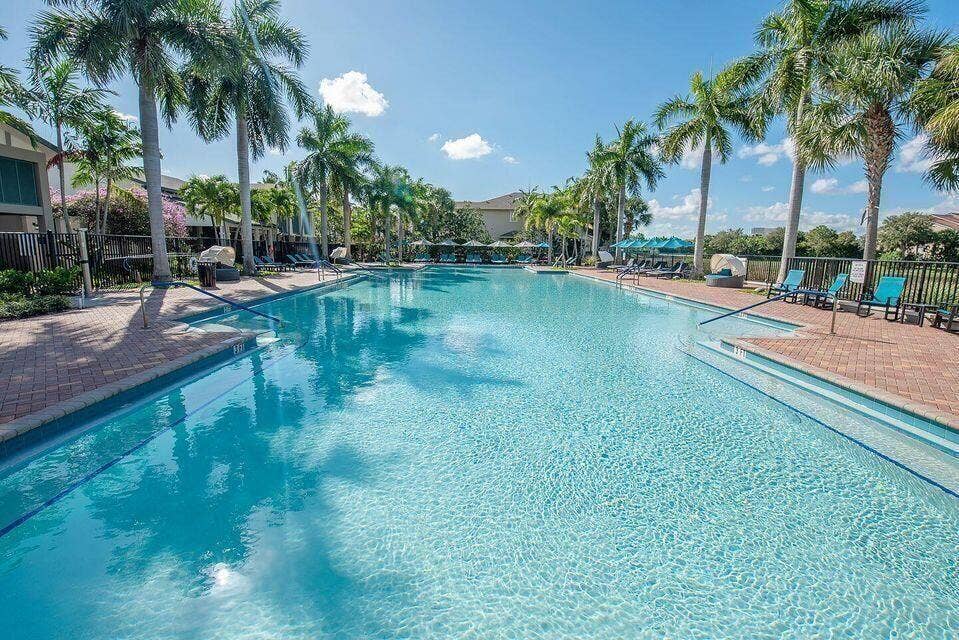 960 Millbrae Court, #4, West Palm Beach, FL 33401 pool