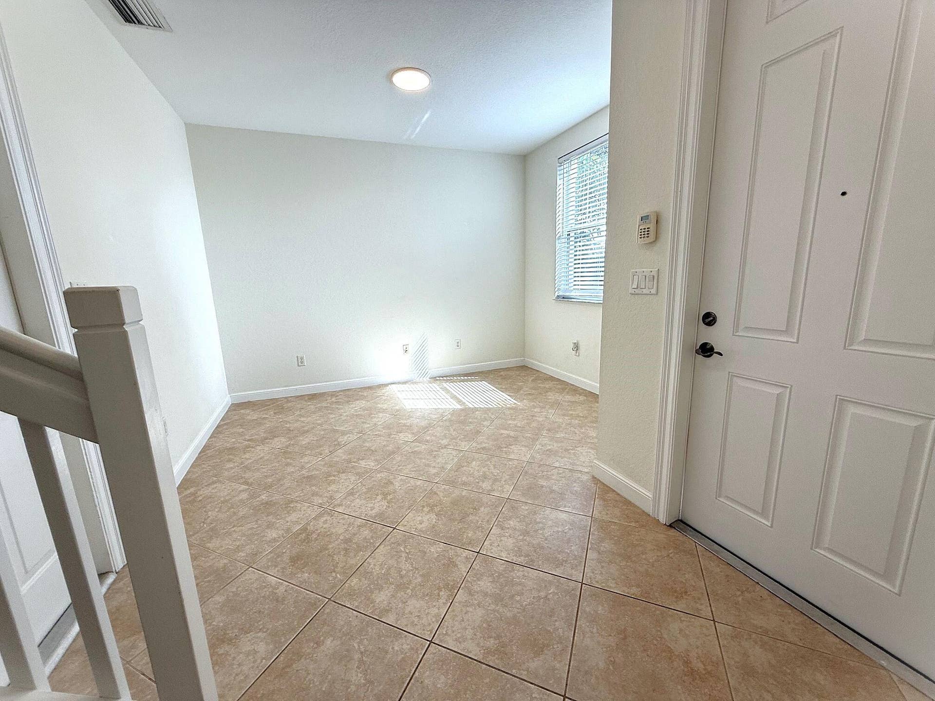 960 Millbrae Court, #4, West Palm Beach, FL 33401 office / entry