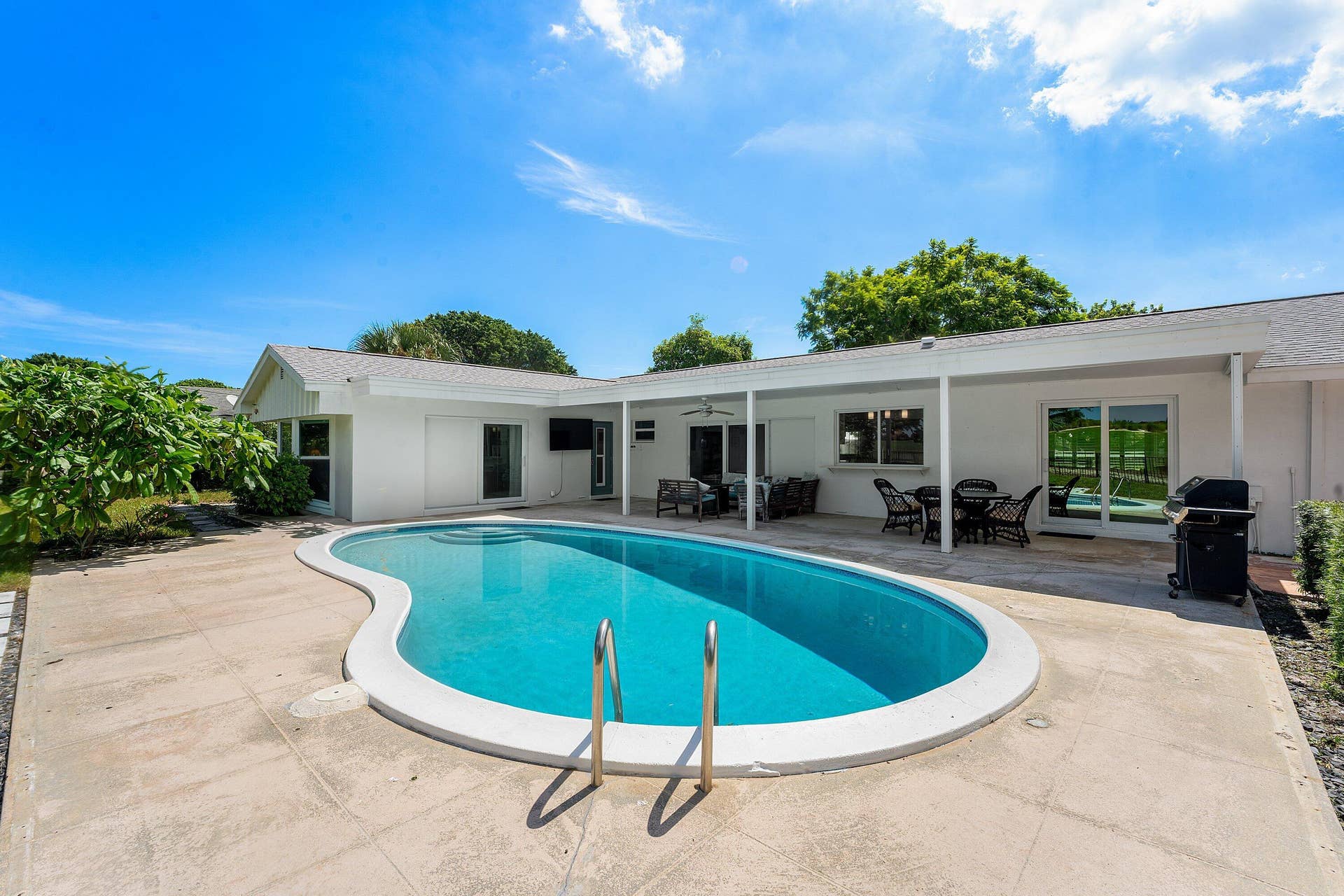 817 Anchorage Drive, North Palm Beach, FL 33408 Pool 2