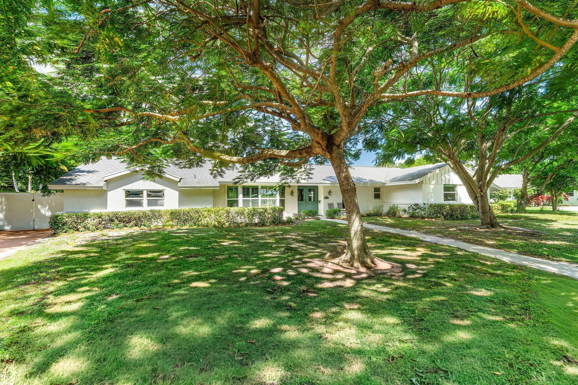 817 Anchorage Drive, North Palm Beach, FL 33408 Exterior Front