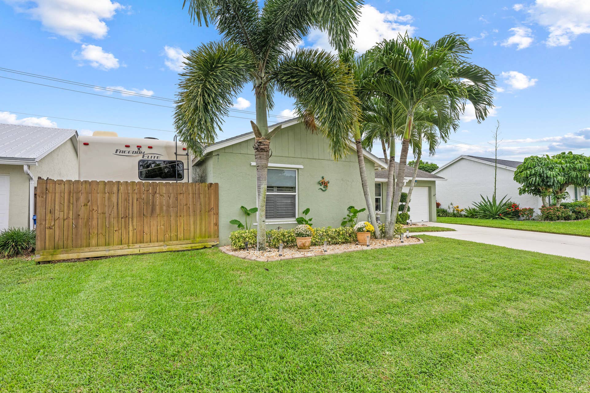 128 BANYAN Circle, Jupiter, FL 33458 _JJL7627