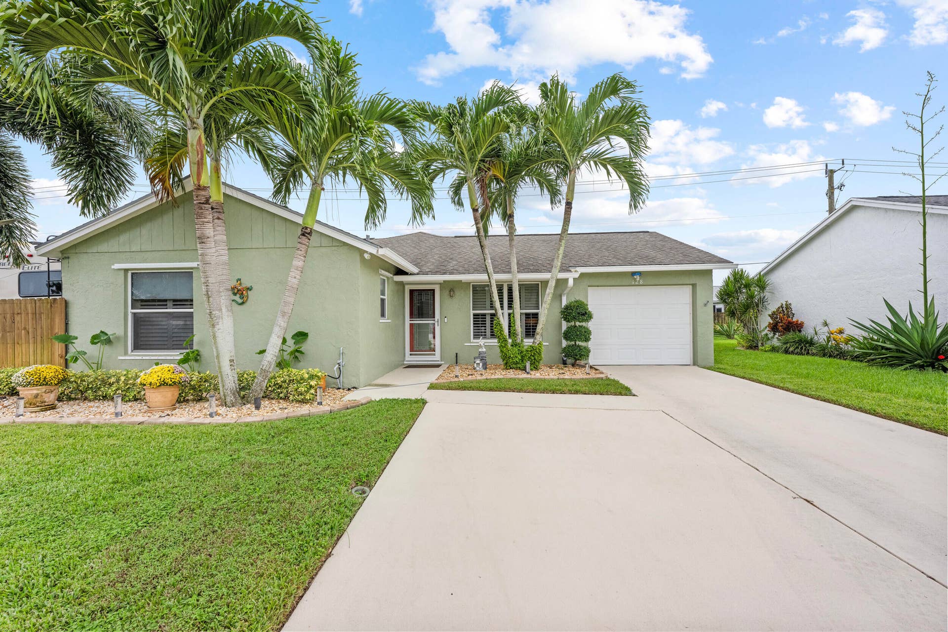 128 BANYAN Circle, Jupiter, FL 33458 _JJL7622