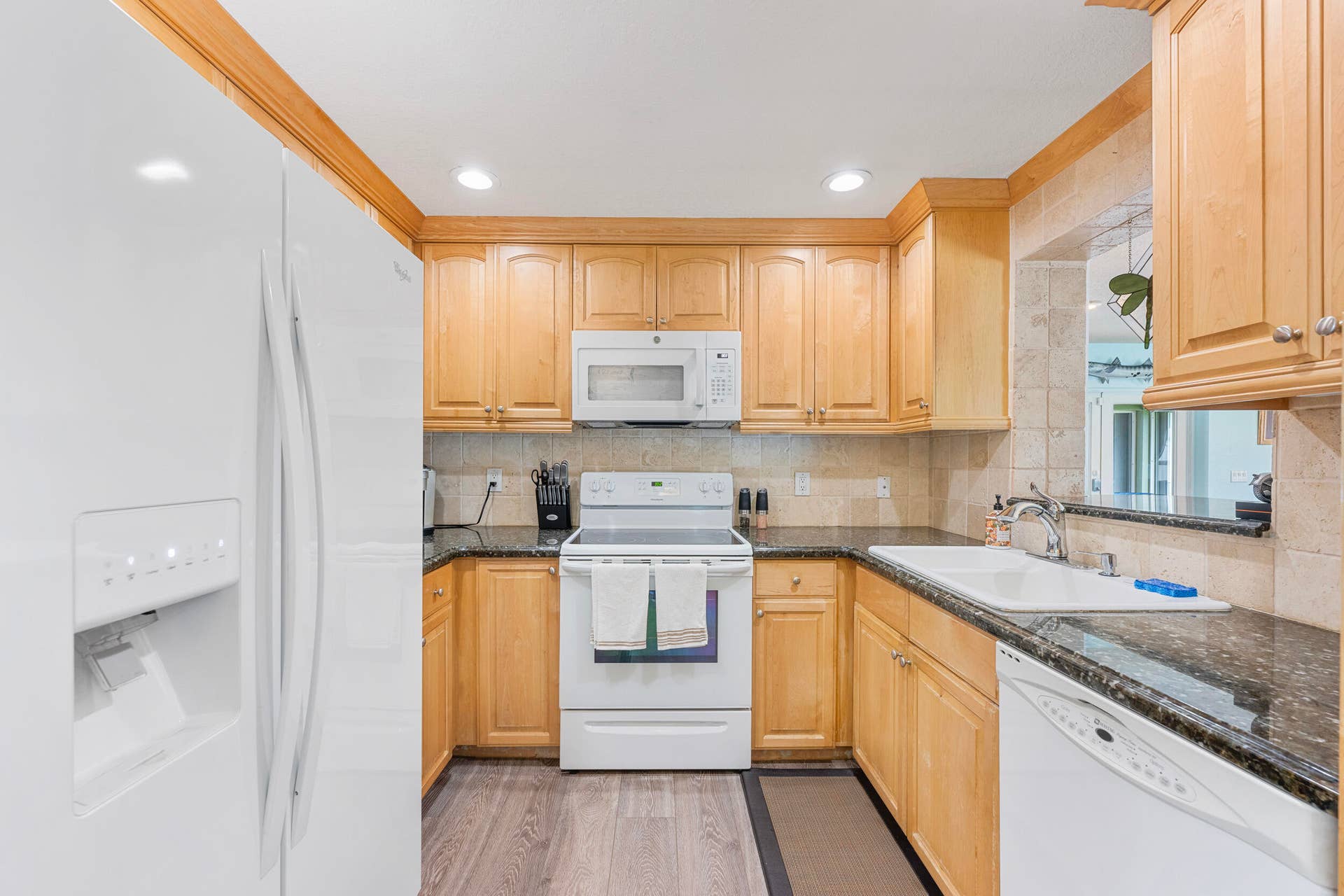 128 BANYAN Circle, Jupiter, FL 33458 _JJL7457