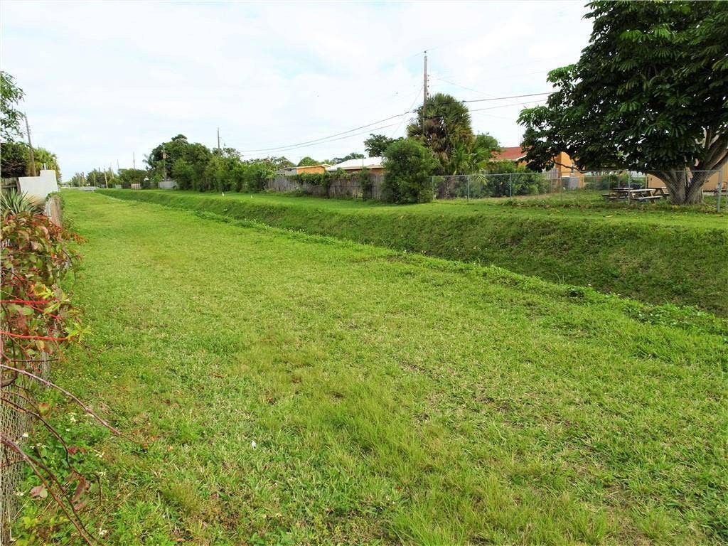 2230 AVENUE H W, Riviera Beach, FL 33404 GetMedia (25)