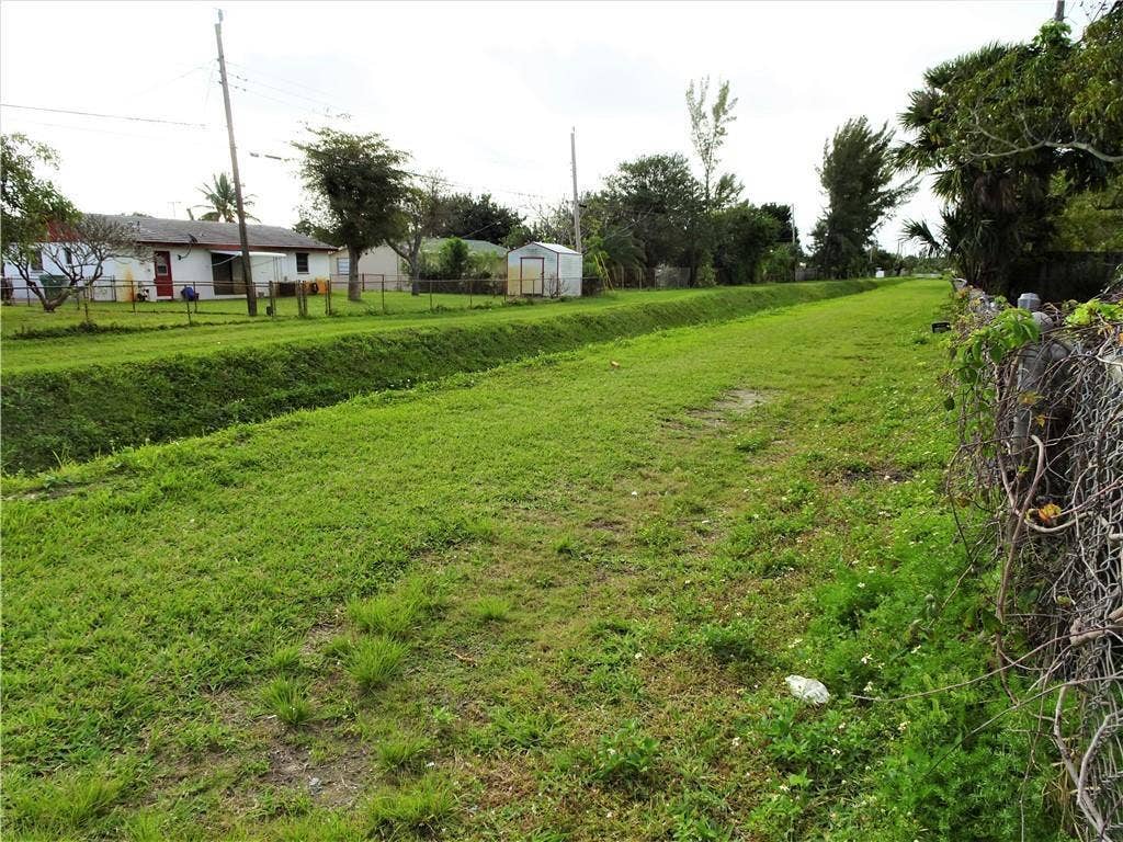 2230 AVENUE H W, Riviera Beach, FL 33404 GetMedia (26)