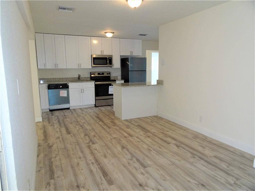 2230 AVENUE H W, Riviera Beach, FL 33404 GetMedia (6)