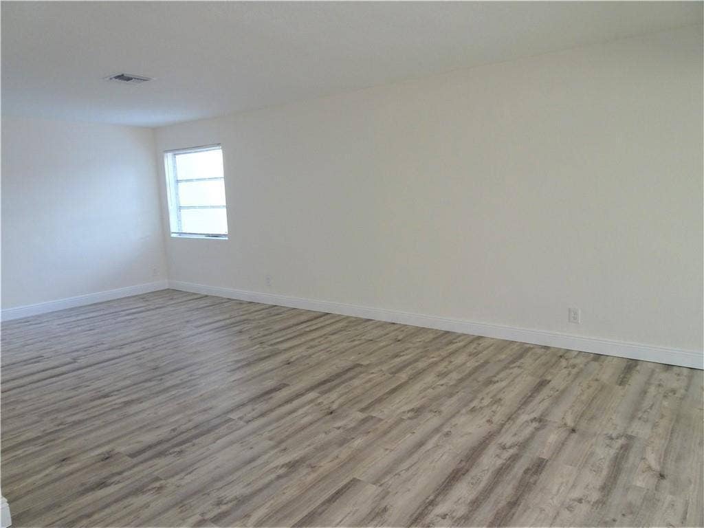 2230 AVENUE H W, Riviera Beach, FL 33404 GetMedia (3)