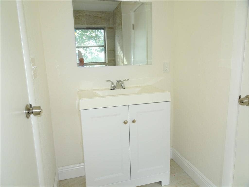 2230 AVENUE H W, Riviera Beach, FL 33404 GetMedia (15)