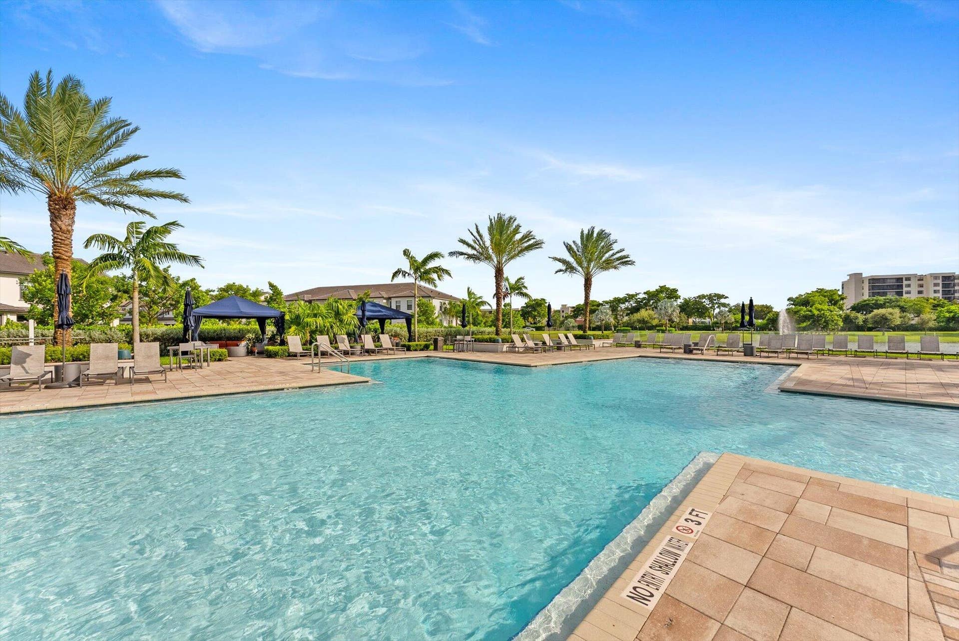 4617 Pinehurst Trail E, Oakland Park, FL 33309 Clubhouse Pool