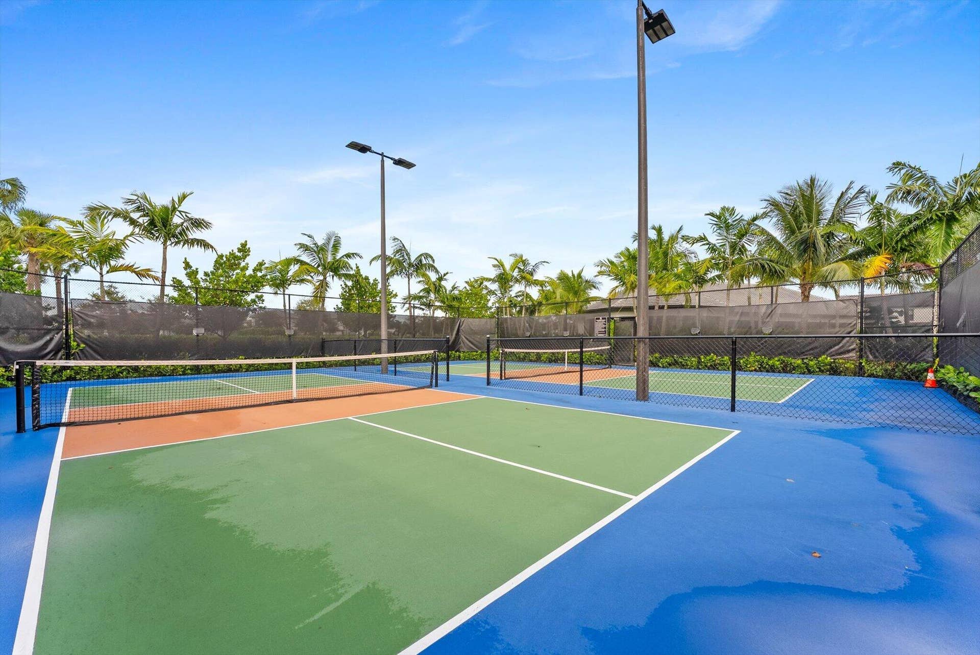 4617 Pinehurst Trail E, Oakland Park, FL 33309 Clubhouse