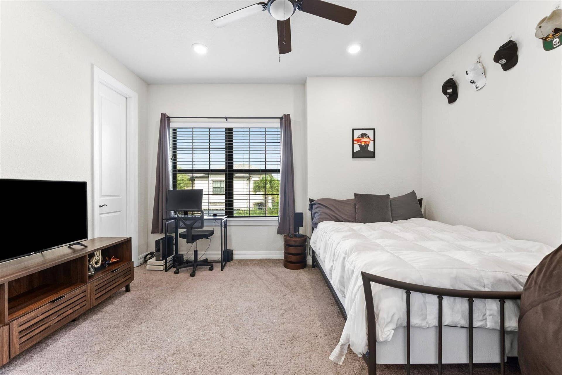 4617 Pinehurst Trail E, Oakland Park, FL 33309 Bedroom