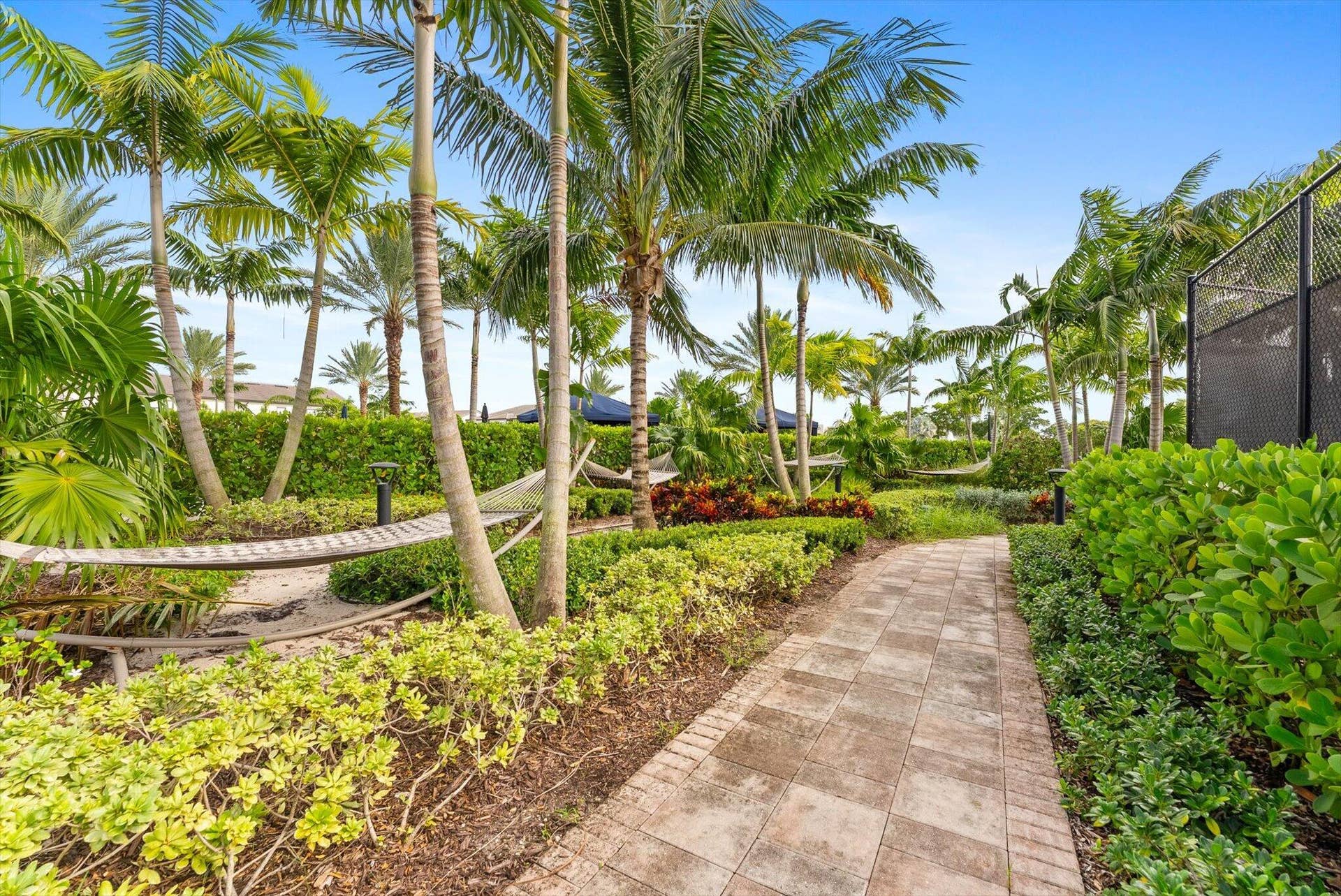 4617 Pinehurst Trail E, Oakland Park, FL 33309 Clubhouse