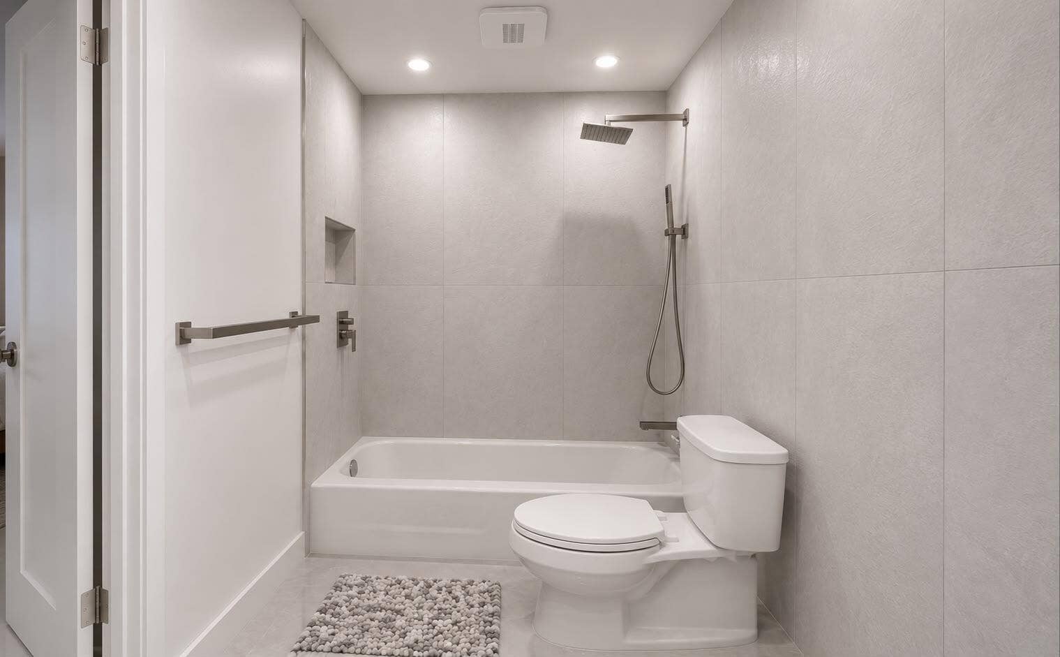 6249 BAY CLUB Drive, #3, Fort Lauderdale, FL 33308 d649508e-8ea4-453e-a4f6-87ff4121757c