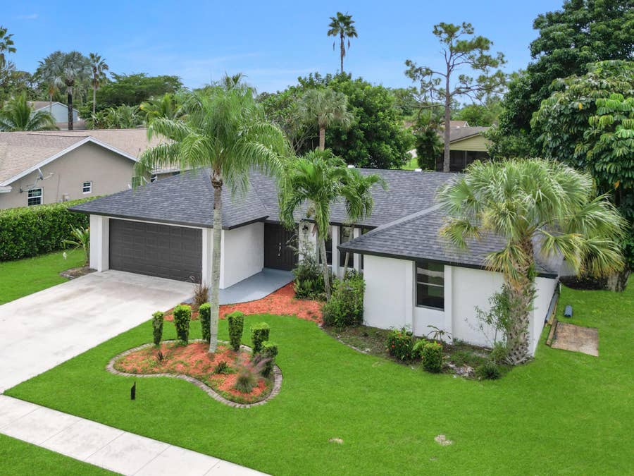 Property photo for 102 Valencia Street, Royal Palm Beach, FL