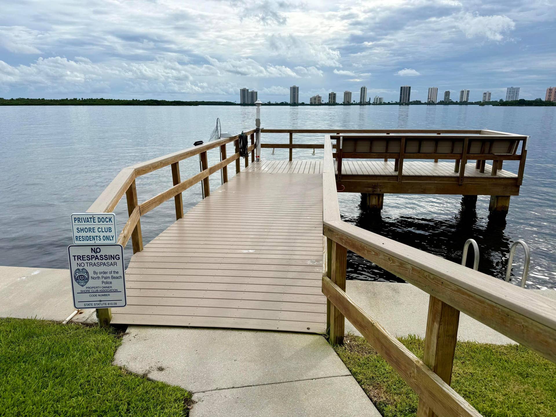 110 Shore Court, #106, North Palm Beach, FL 33408 Dock
