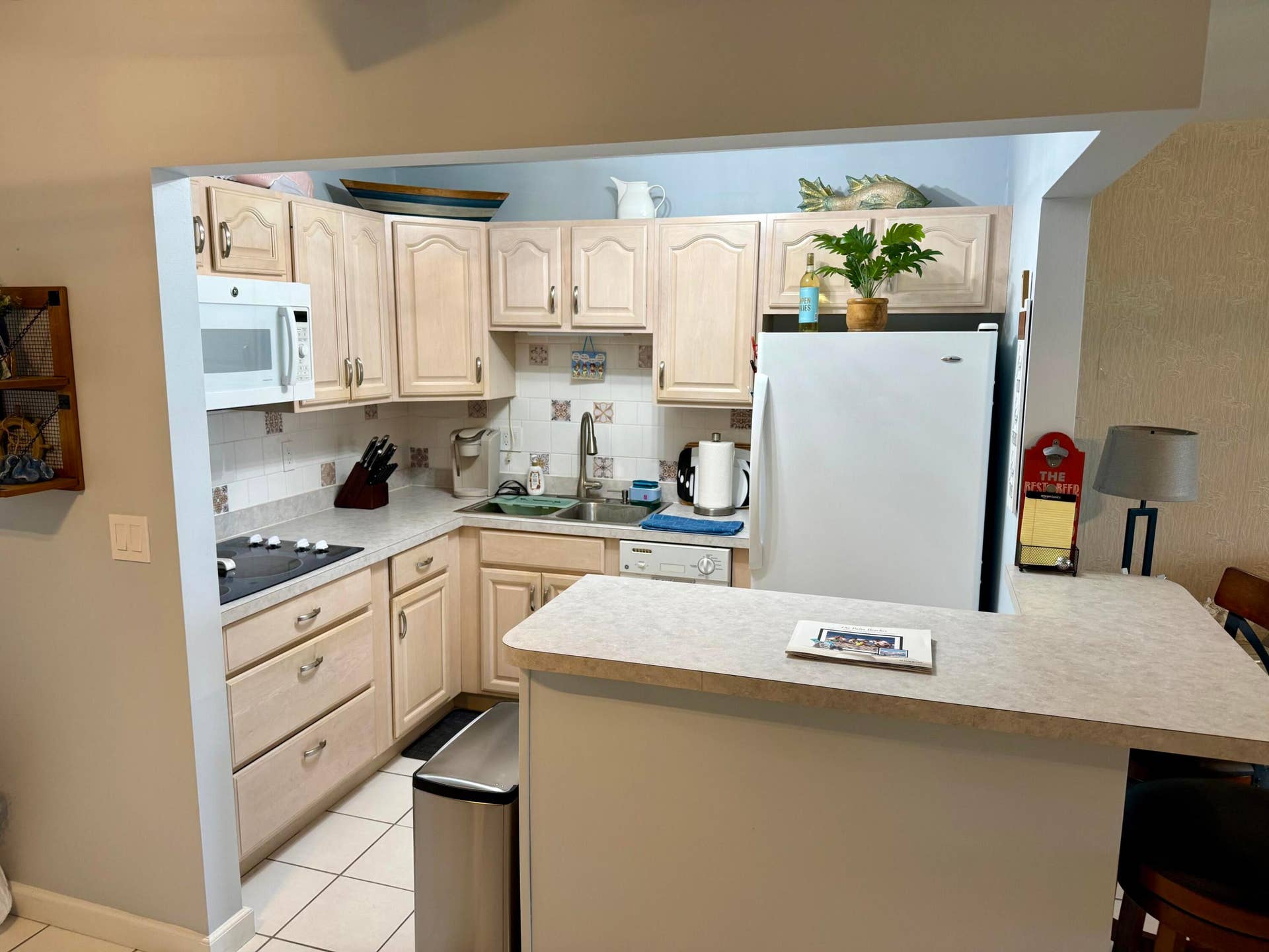 110 Shore Court, #106, North Palm Beach, FL 33408 Kitchen
