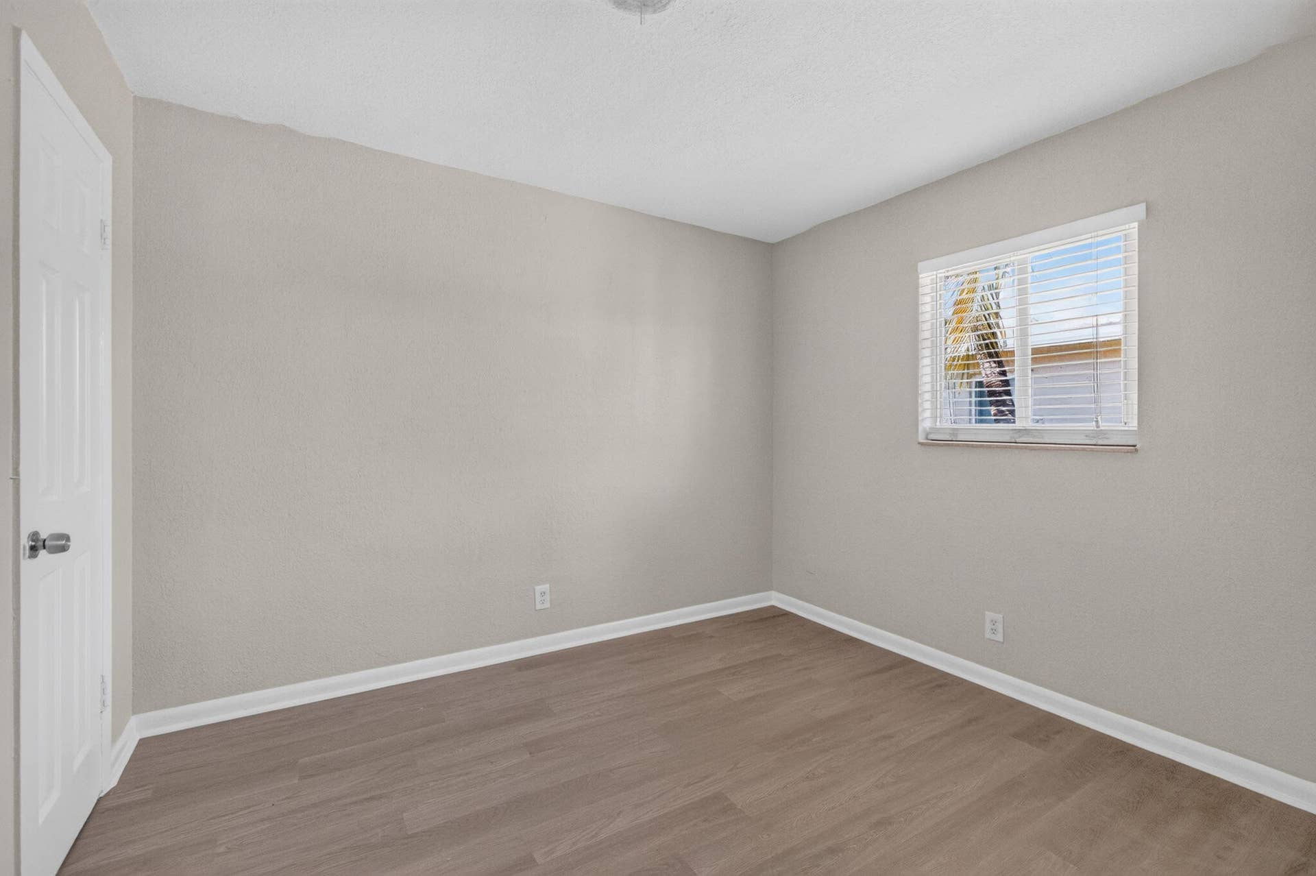 3111 NE 7th Avenue, #Apt c, Pompano Beach, FL 33064 14-web-or-mls-8I8A9668