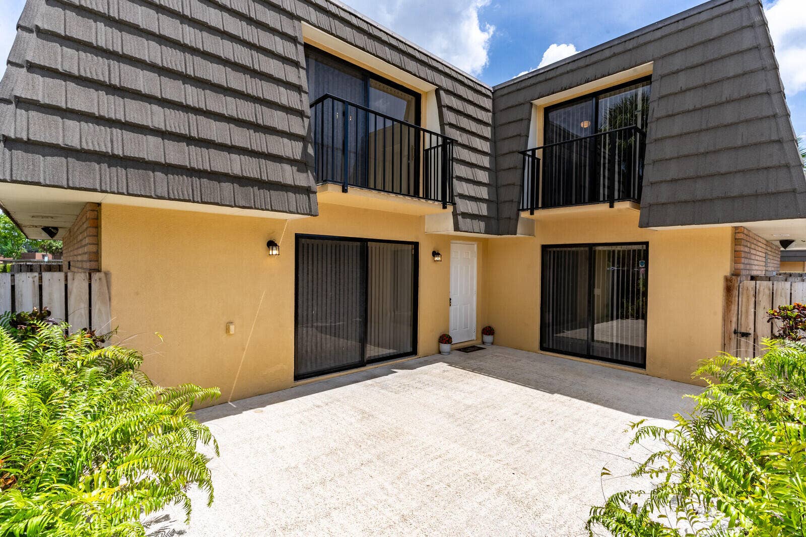 622 6th Way, West Palm Beach, FL 33407 03_ProPropertyREMcom__622_6th_Way__Final