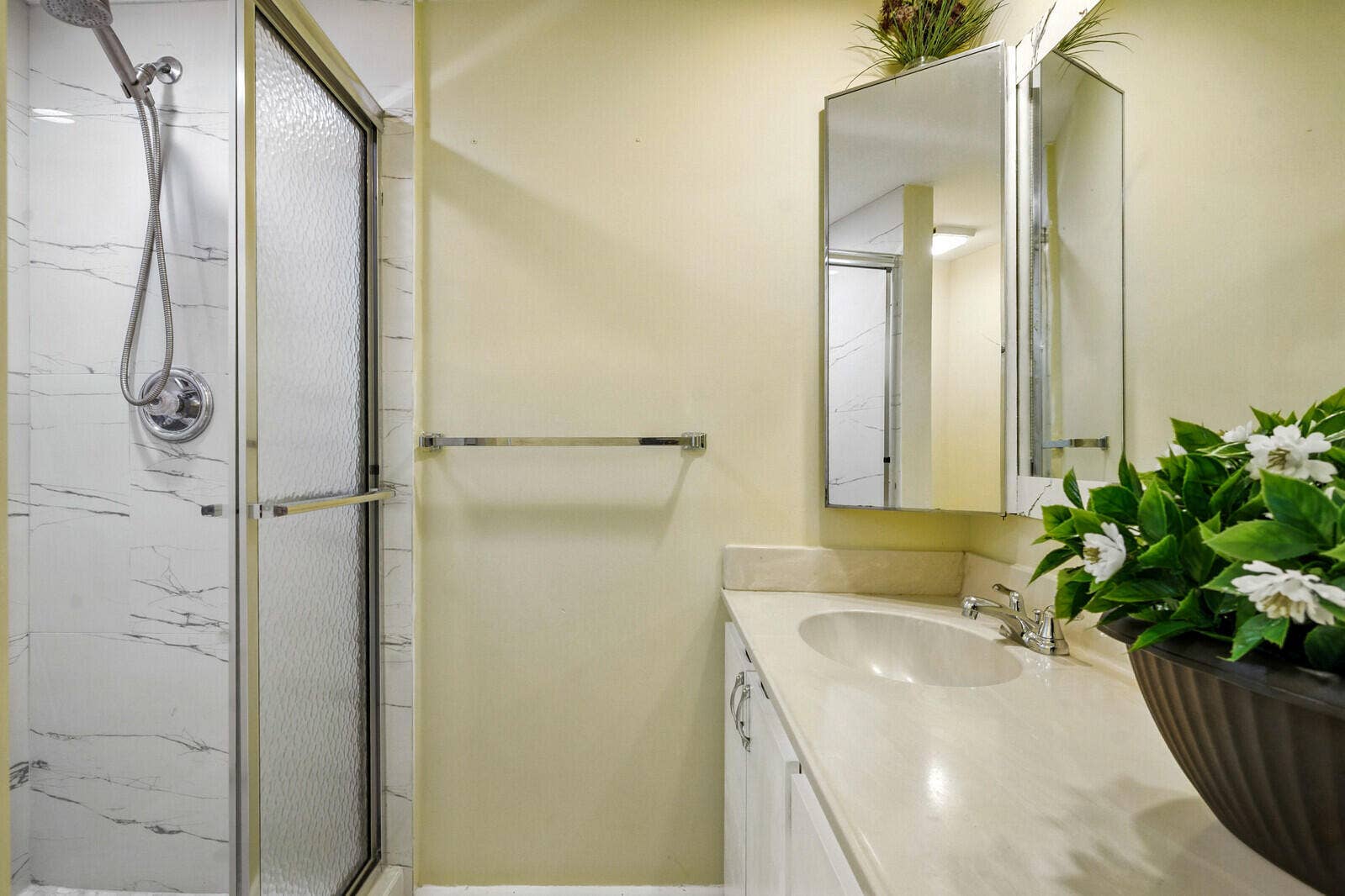 622 6th Way, West Palm Beach, FL 33407 23_ProPropertyREMcom__622_6th_Way__Final