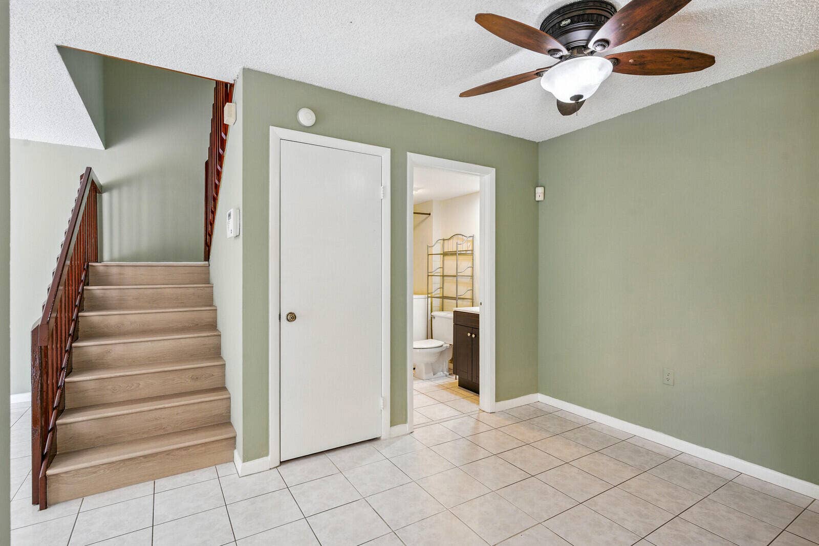 622 6th Way, West Palm Beach, FL 33407 13_ProPropertyREMcom__622_6th_Way__Final