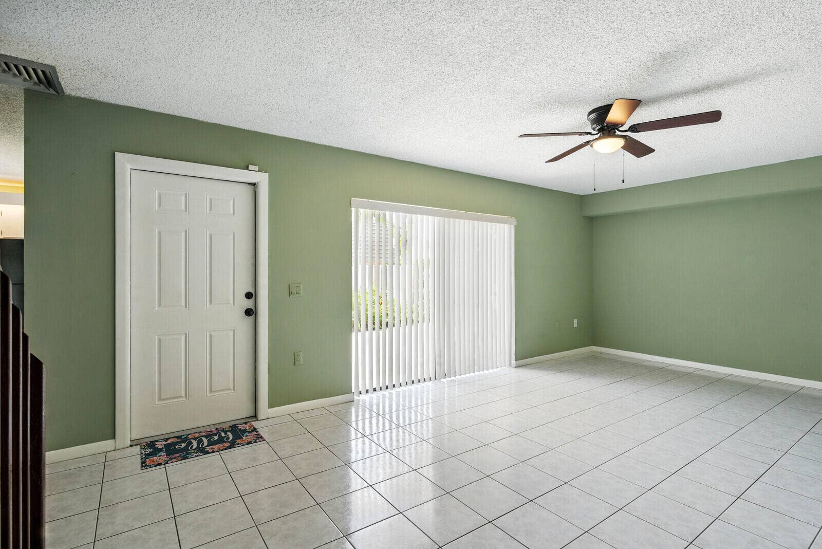 622 6th Way, West Palm Beach, FL 33407 07_ProPropertyREMcom__622_6th_Way__Final