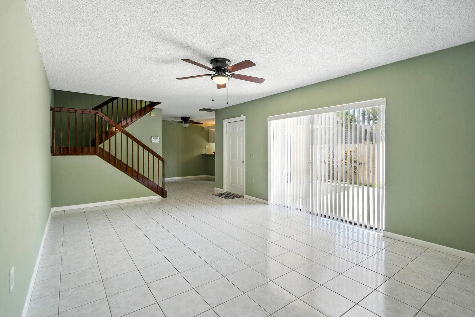 622 6th Way, West Palm Beach, FL 33407 06_ProPropertyREMcom__622_6th_Way__Final