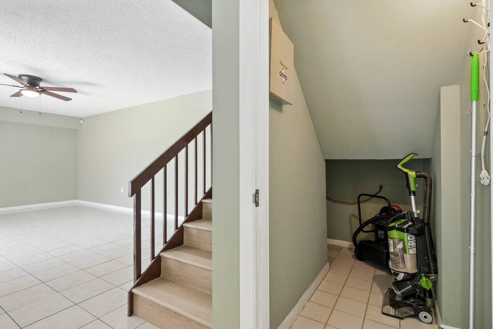 622 6th Way, West Palm Beach, FL 33407 14_ProPropertyREMcom__622_6th_Way__Final