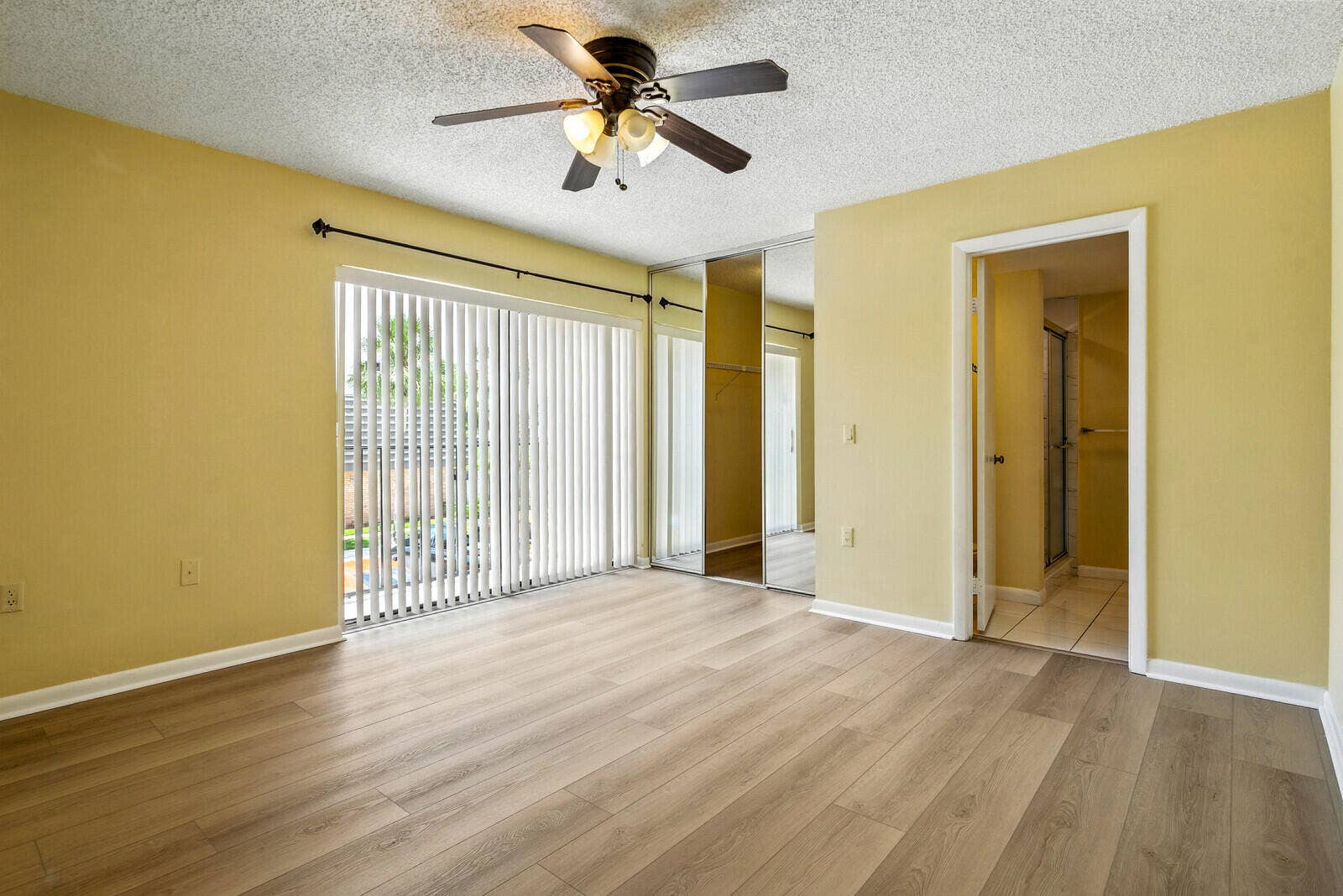 622 6th Way, West Palm Beach, FL 33407 21_ProPropertyREMcom__622_6th_Way__Final