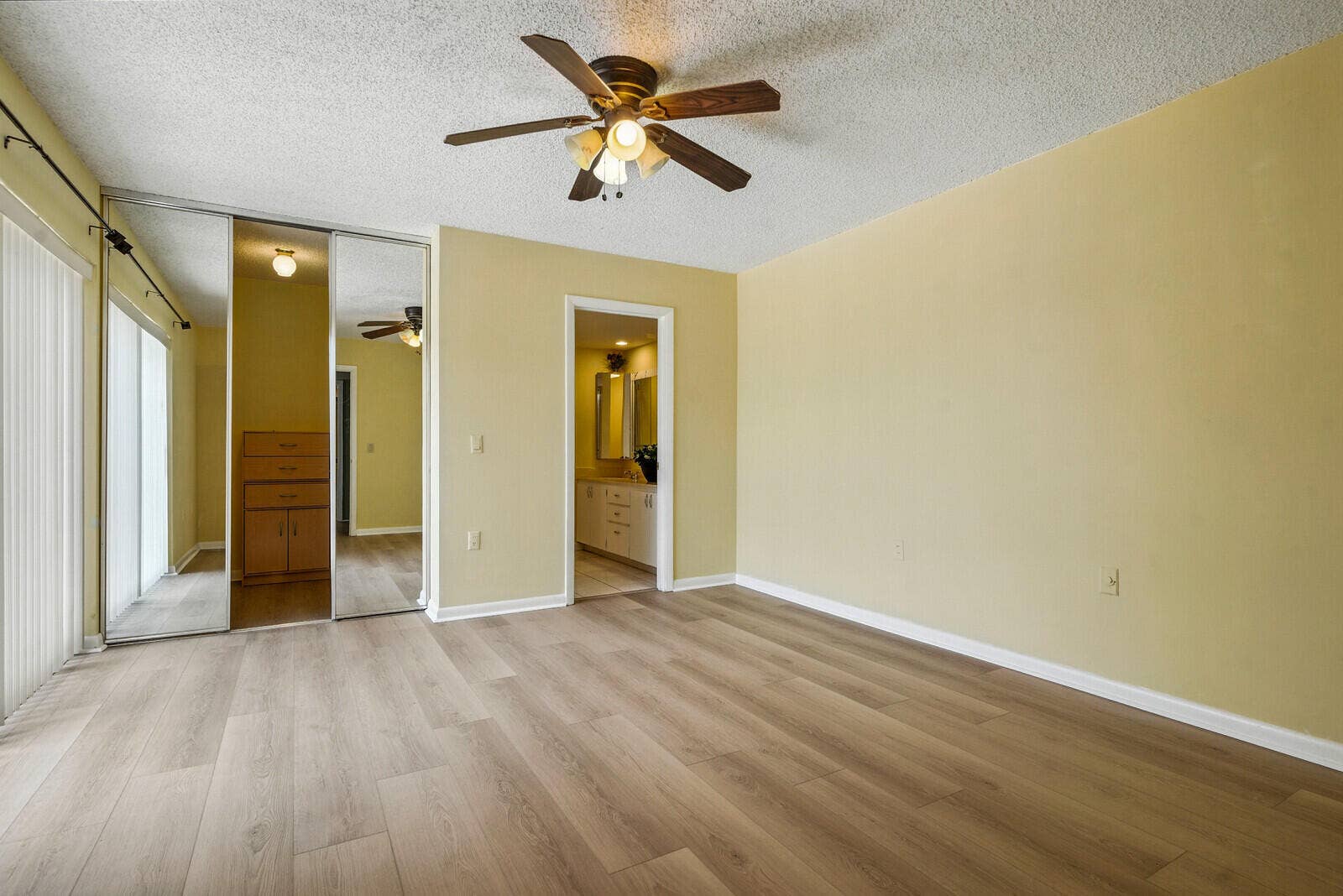 622 6th Way, West Palm Beach, FL 33407 19_ProPropertyREMcom__622_6th_Way__Final