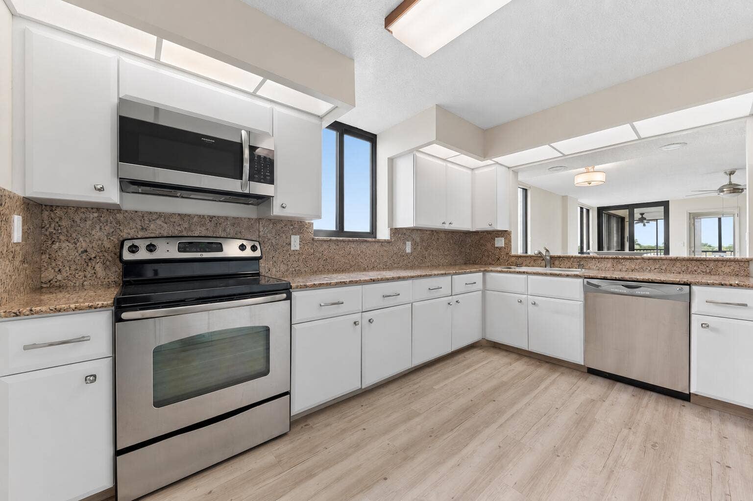 3420 S Ocean Boulevard, #5z, Highland Beach, FL 33487 06VD
