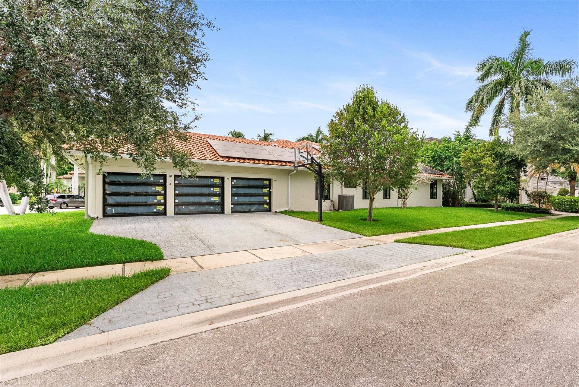 3131 St Annes Place, Boca Raton, FL 33496 Garage