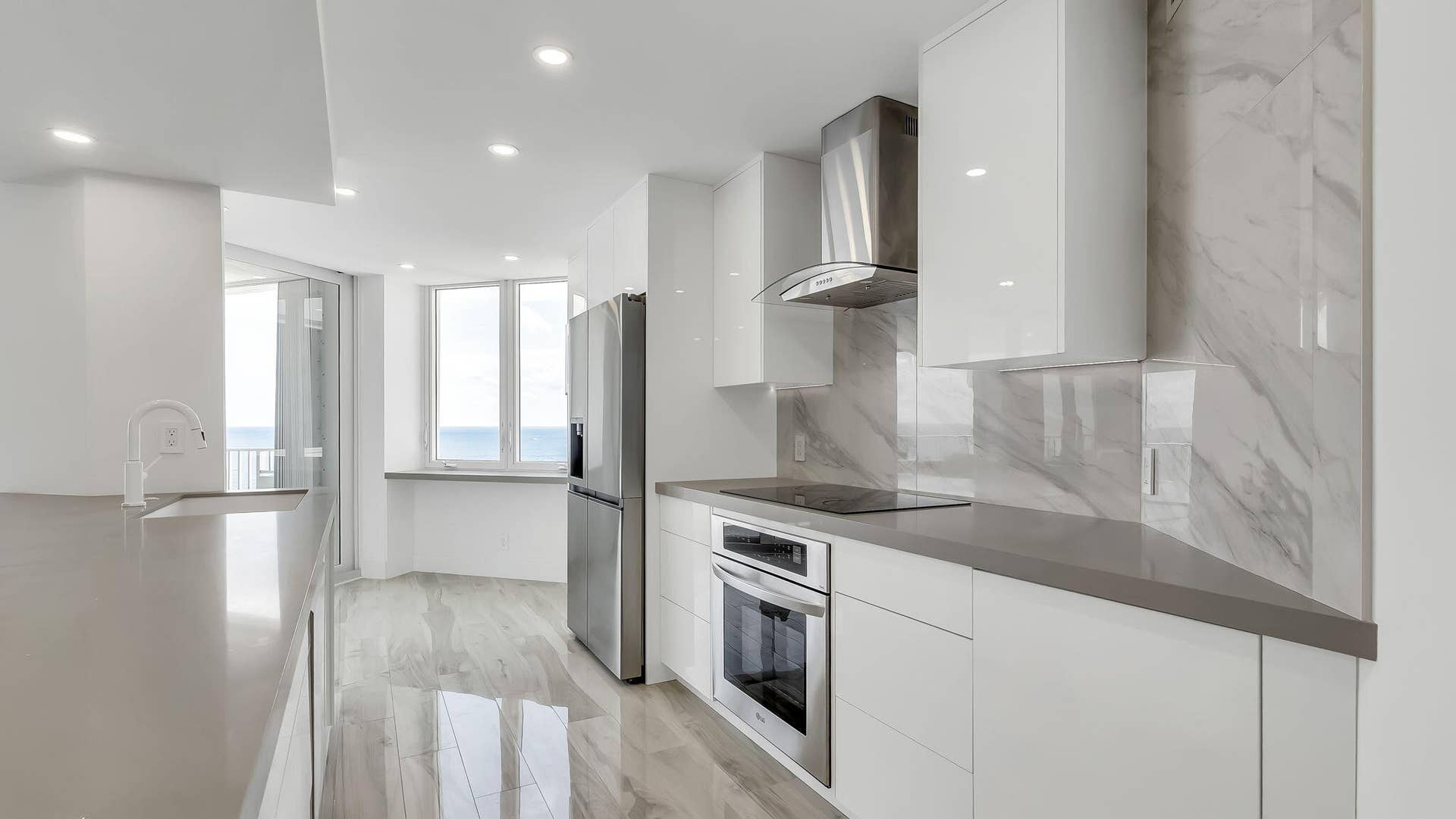 550 S Ocean Boulevard, #1906, Boca Raton, FL 33432 Kitchen